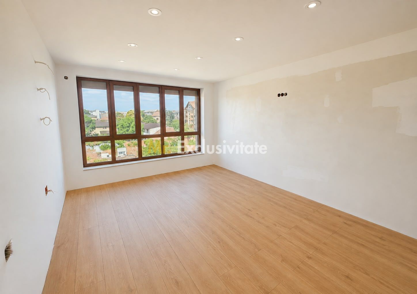 # Apartament renovat integral, Satu Mare zonă centrală, etaj 3/4 — fotografia 6