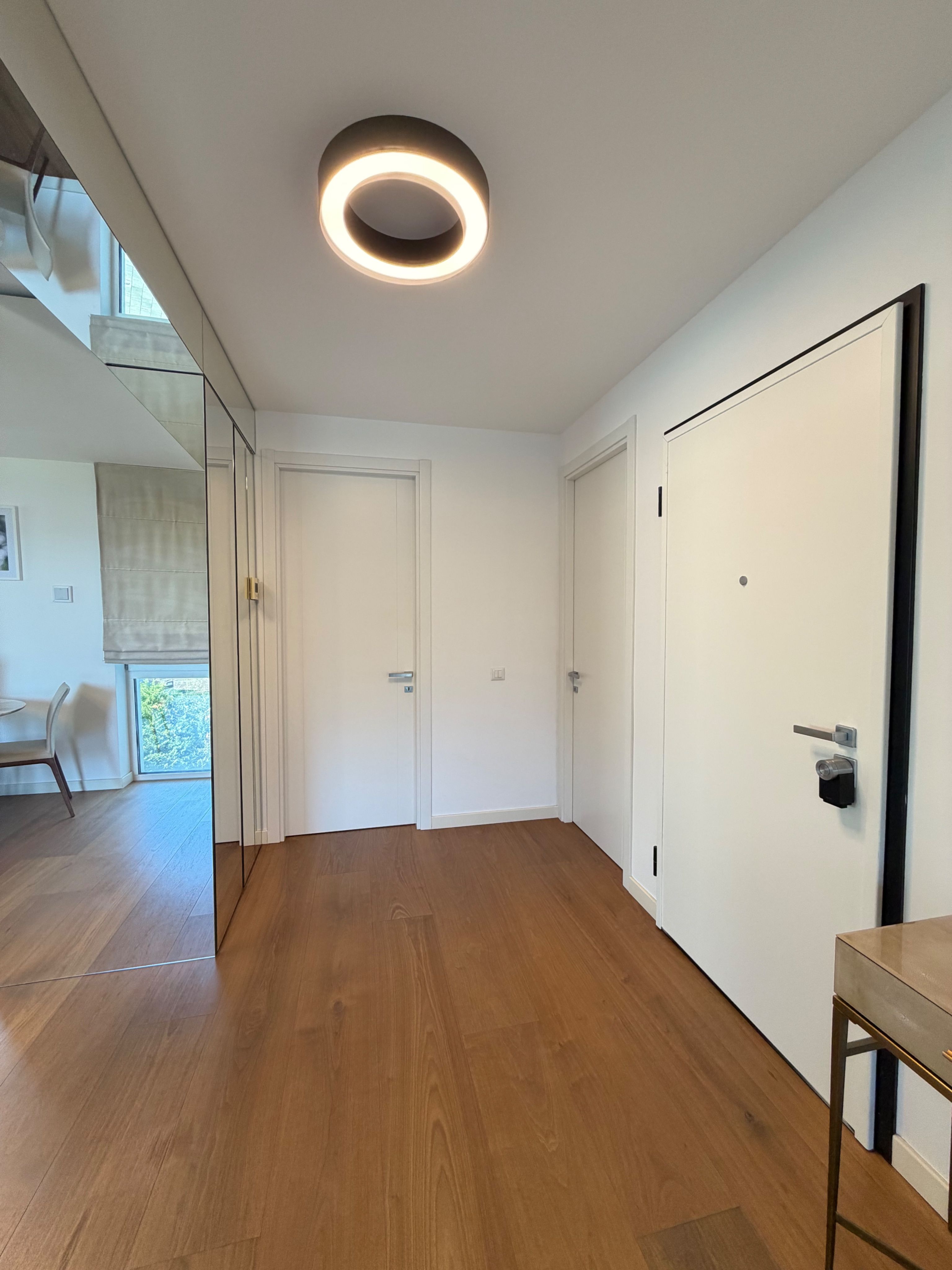 Apartament PREMIUM cu curte, terasă și lift cu acces direct în living — fotografia 16