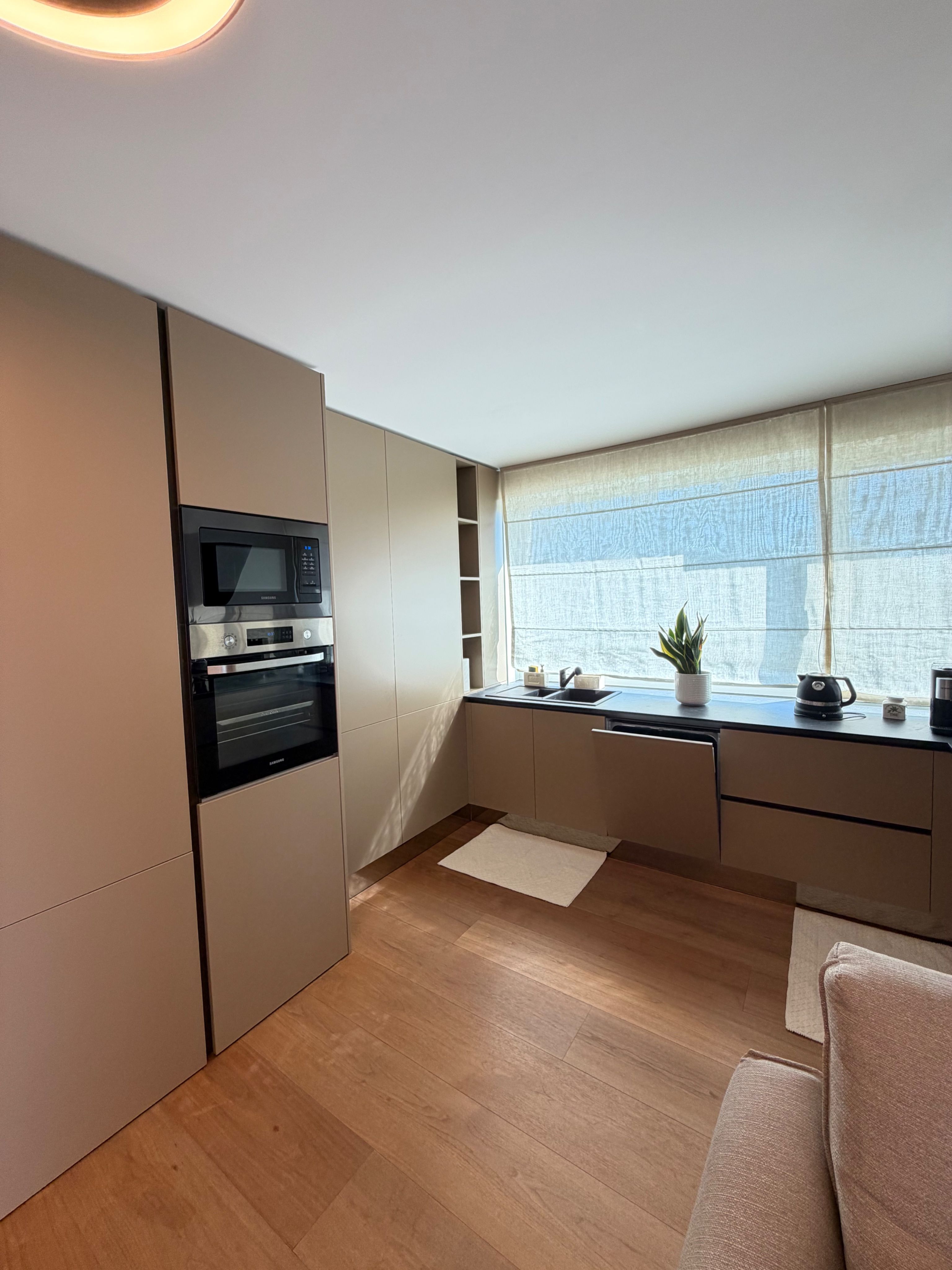 Apartament PREMIUM cu curte, terasă și lift cu acces direct în living — fotografia 23