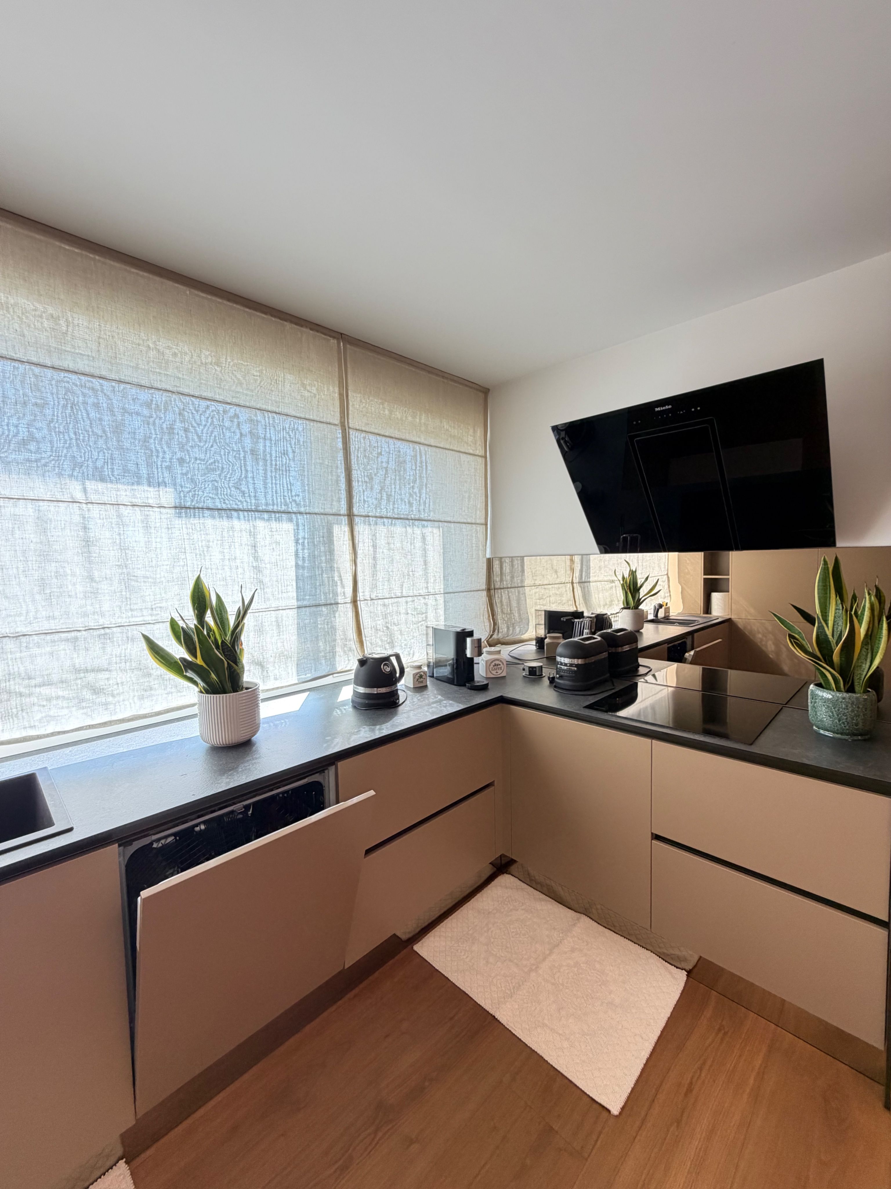 Apartament PREMIUM cu curte, terasă și lift cu acces direct în living — fotografia 24