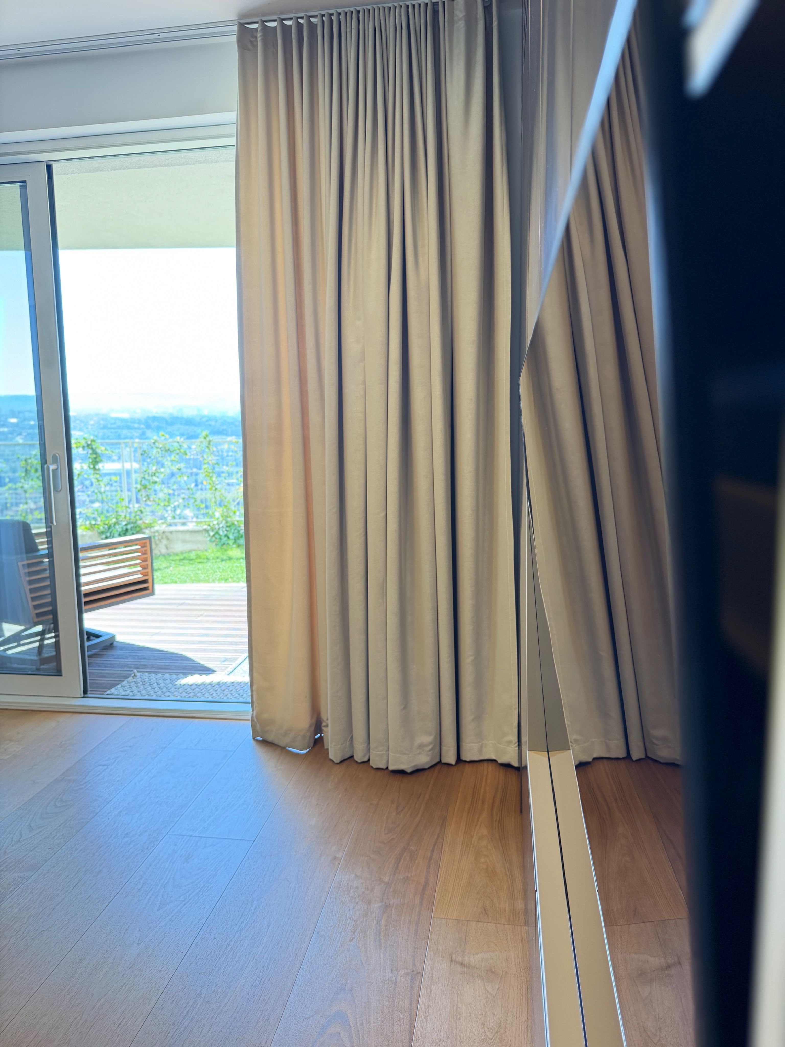 Apartament PREMIUM cu curte, terasă și lift cu acces direct în living — fotografia 37