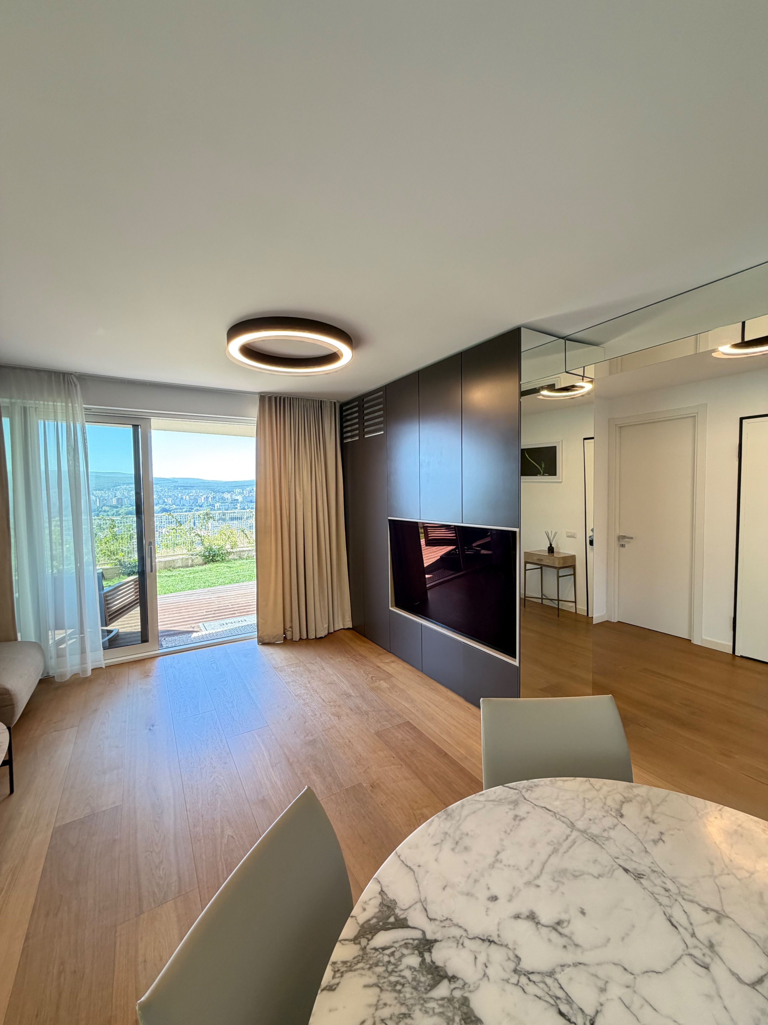 Apartament PREMIUM cu curte, terasă și lift cu acces direct în living — fotografia 4