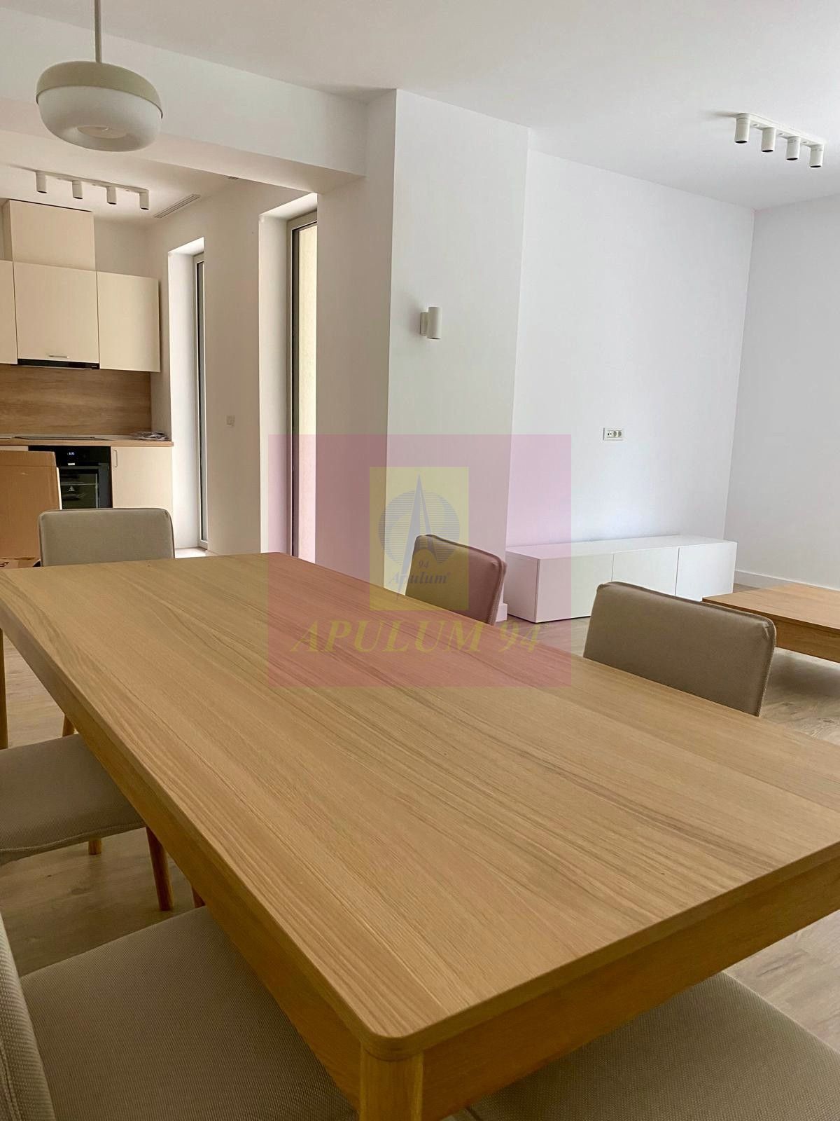 Armeneasca | 4 camere | 109 mp, mobilat utilat, boutique 2023, terasa — fotografia 3
