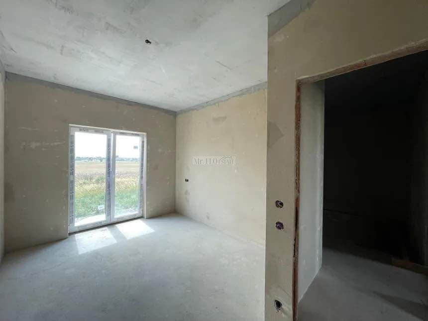Duplex Nou Moder la asflat  100 mp Mosnita Noua — fotografia 8