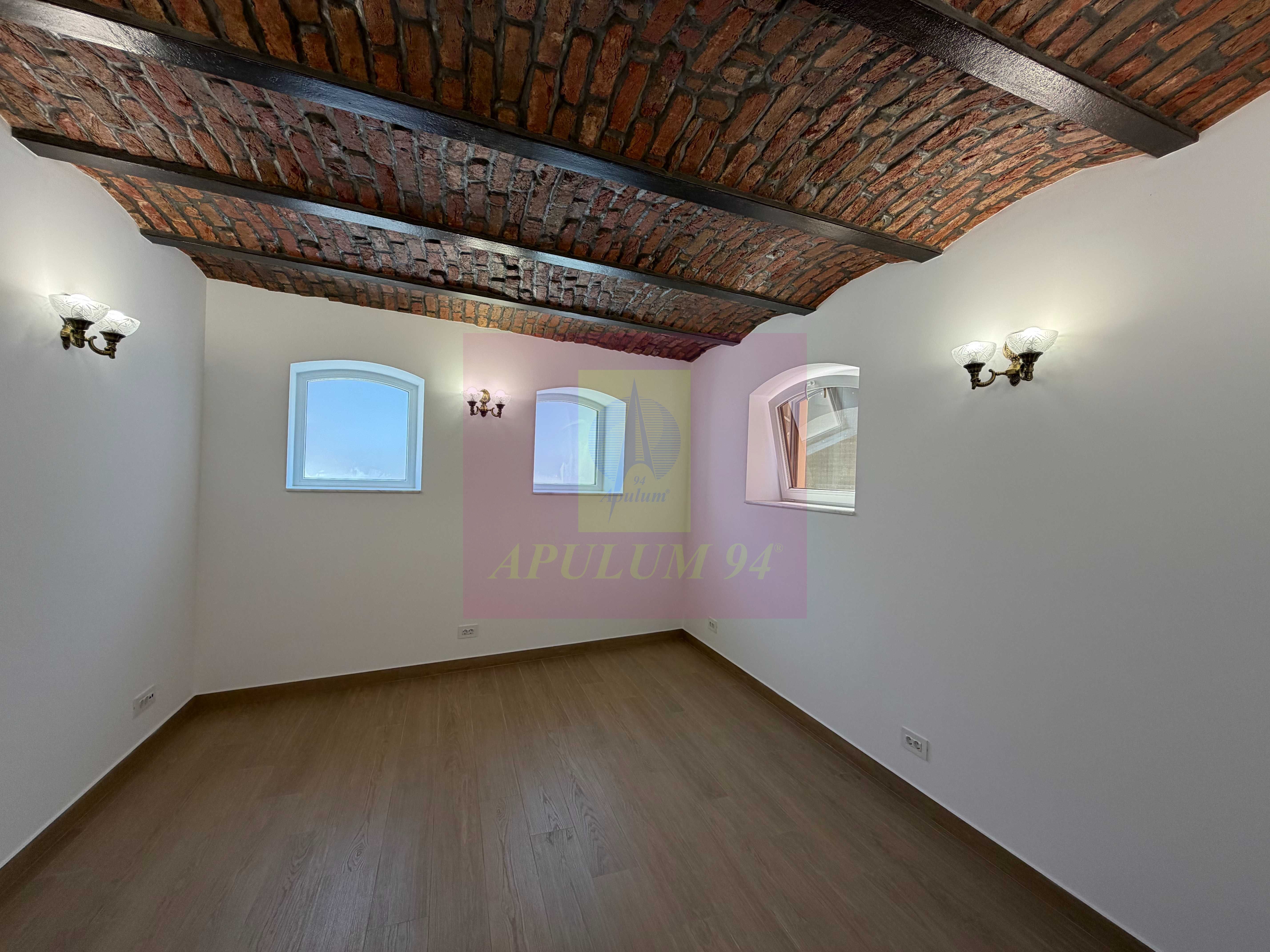 Casă de închiriat lângă Piața Victoriei | 5 camere, 120 mp — fotografia 4