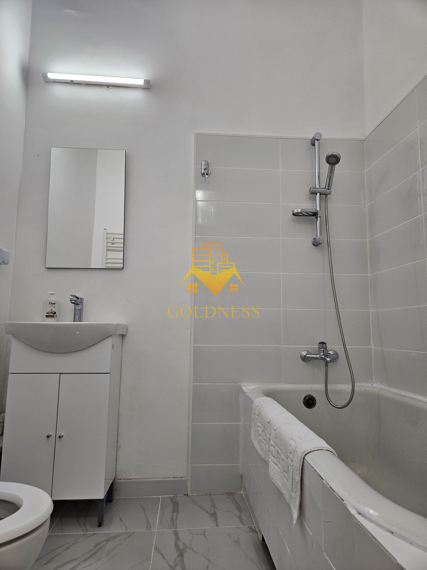 1 camera, Piata Unirii, Piata Muzeului, BCU, Meron, Marty, KFC — fotografia 5