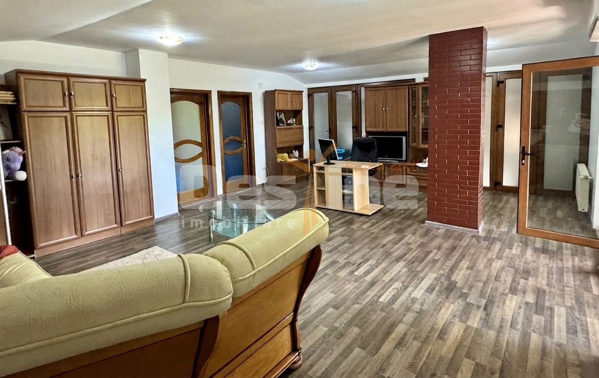 Casa spatioasa cu teren de 800 mp, Muntenii de Jos - 5 camere — fotografia 13