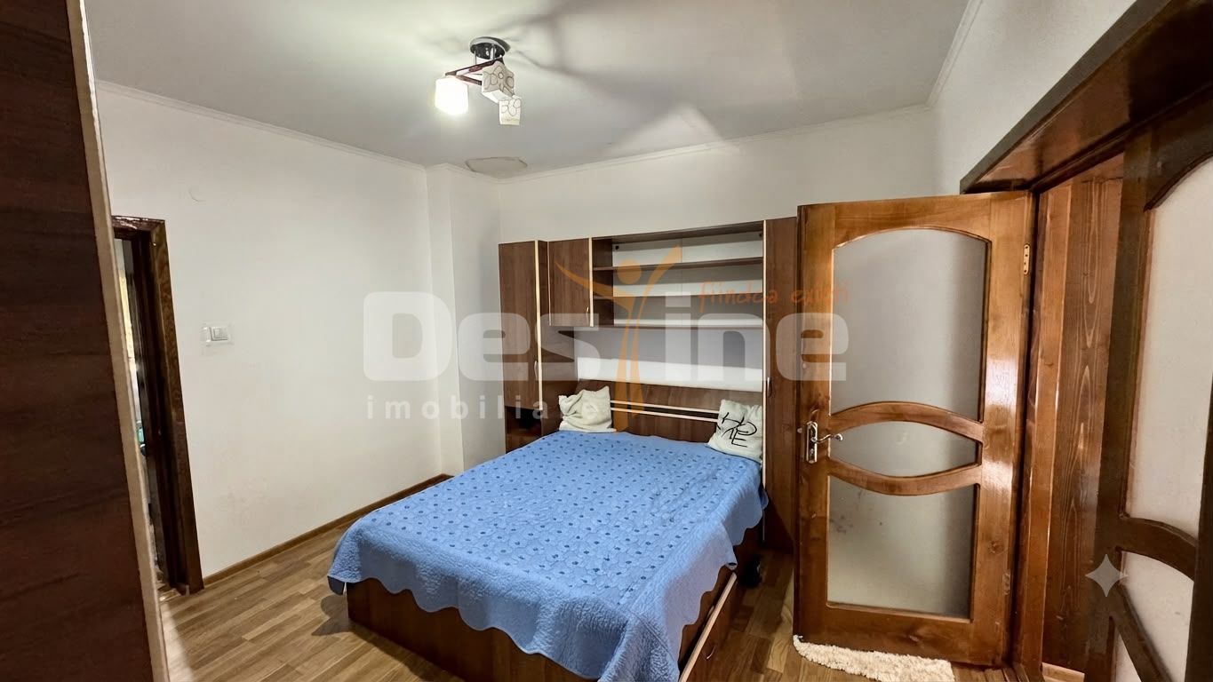 Casa spatioasa cu teren de 800 mp, Muntenii de Jos - 5 camere — fotografia 18