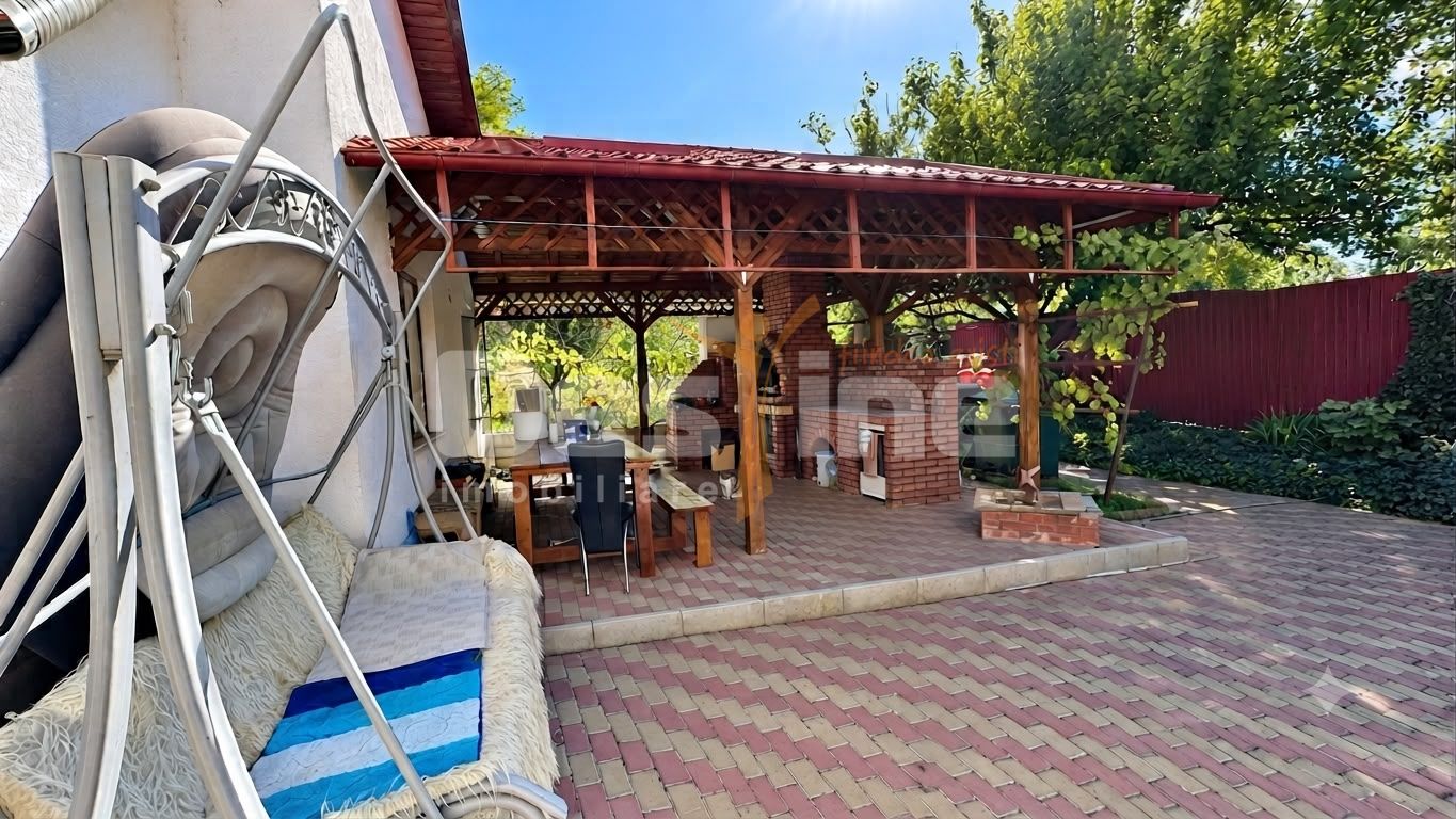 Casa spatioasa cu teren de 800 mp, Muntenii de Jos - 5 camere — fotografia 8