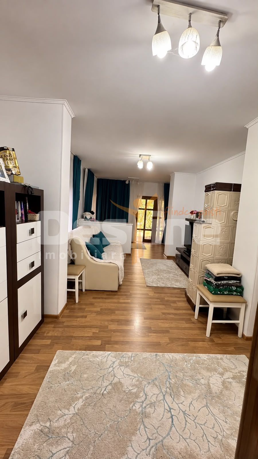 Casa spatioasa cu teren de 800 mp, Muntenii de Jos - 5 camere — fotografia 9