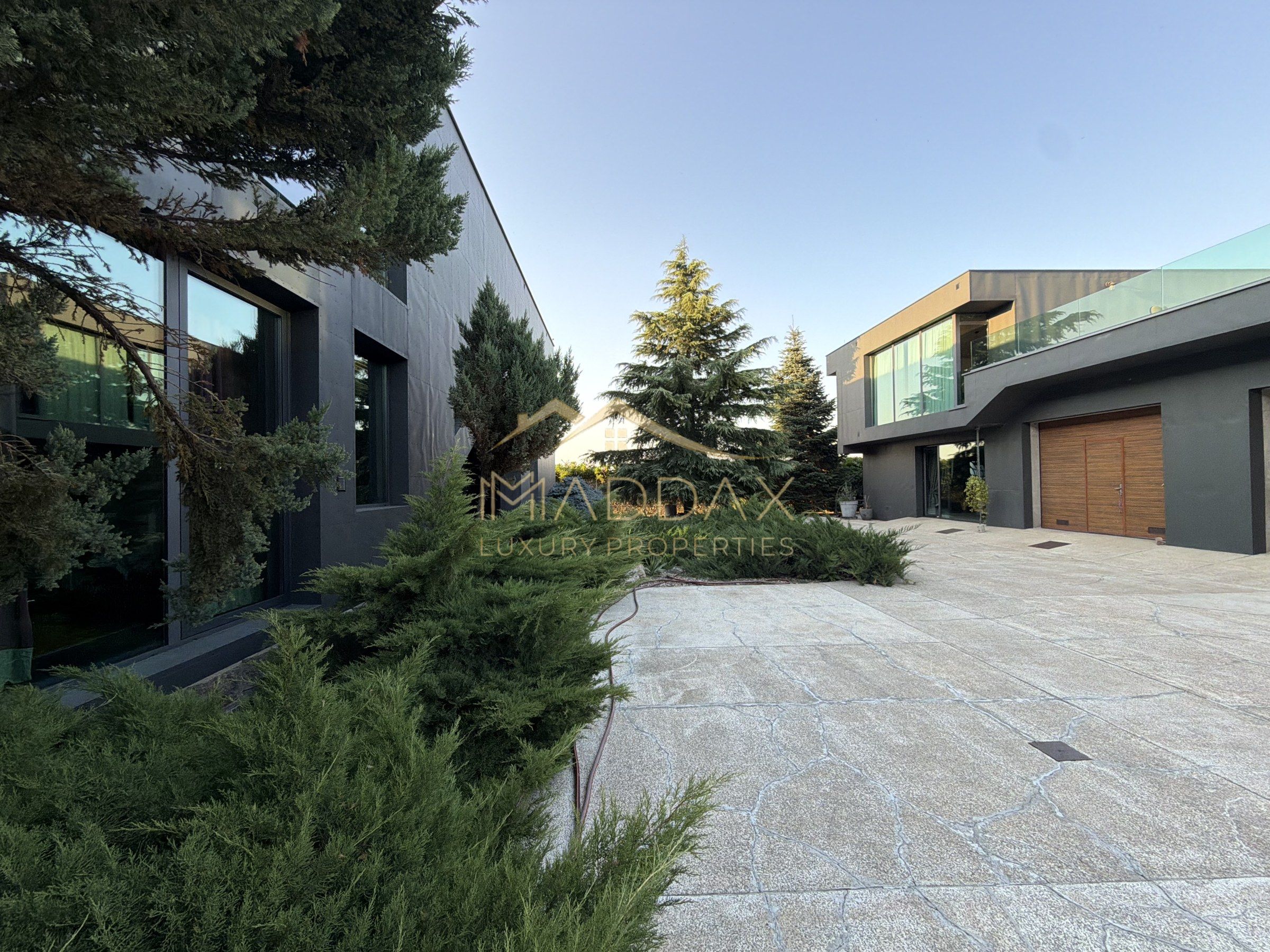 Vila Exclusivista *2223mp teren* / Piscina proprie / 5 garaje / Otopeni — fotografia 3