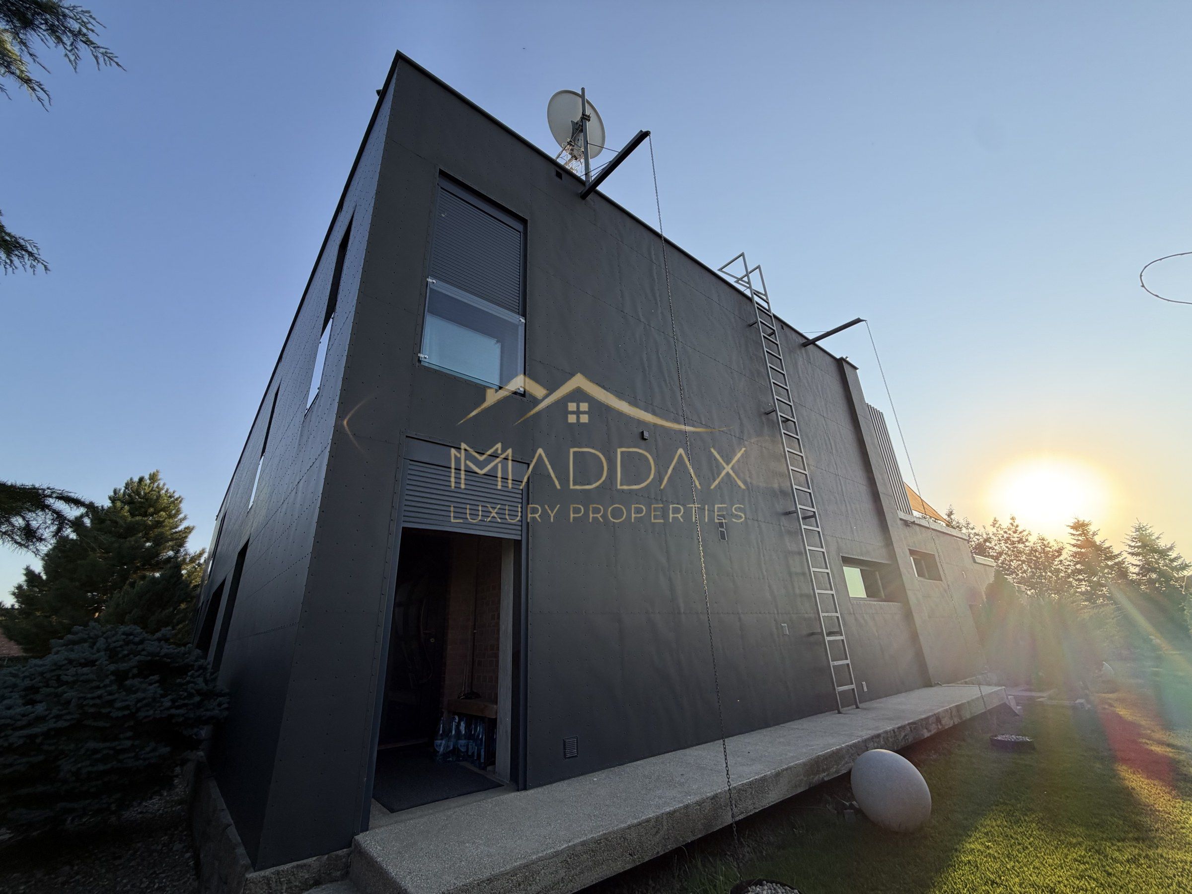 Vila Exclusivista *2223mp teren* / Piscina proprie / 5 garaje / Otopeni — fotografia 7