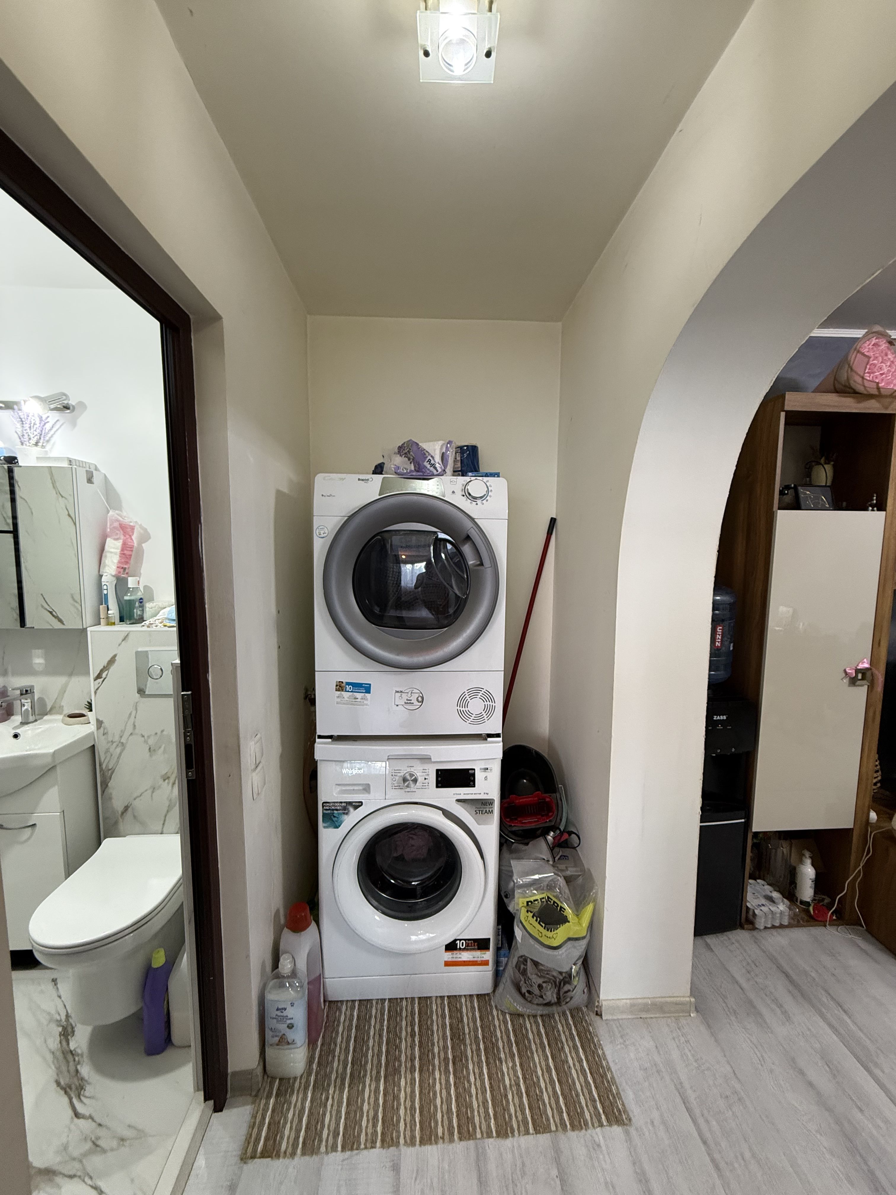 Apartament 3 cam modern complet renovat - mobilat Campina- central — fotografia 11