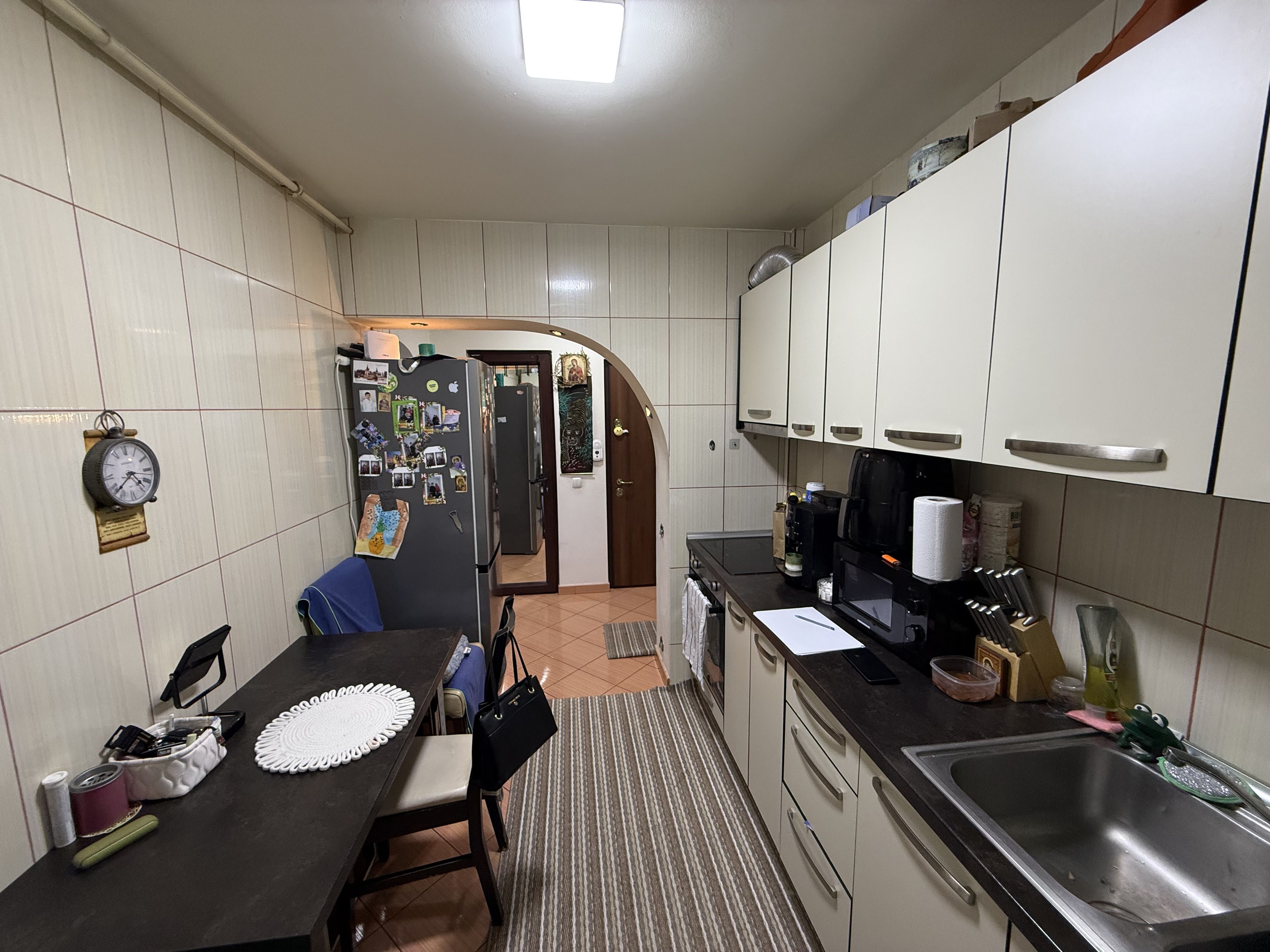 Apartament 3 cam modern complet renovat - mobilat Campina- central — fotografia 12