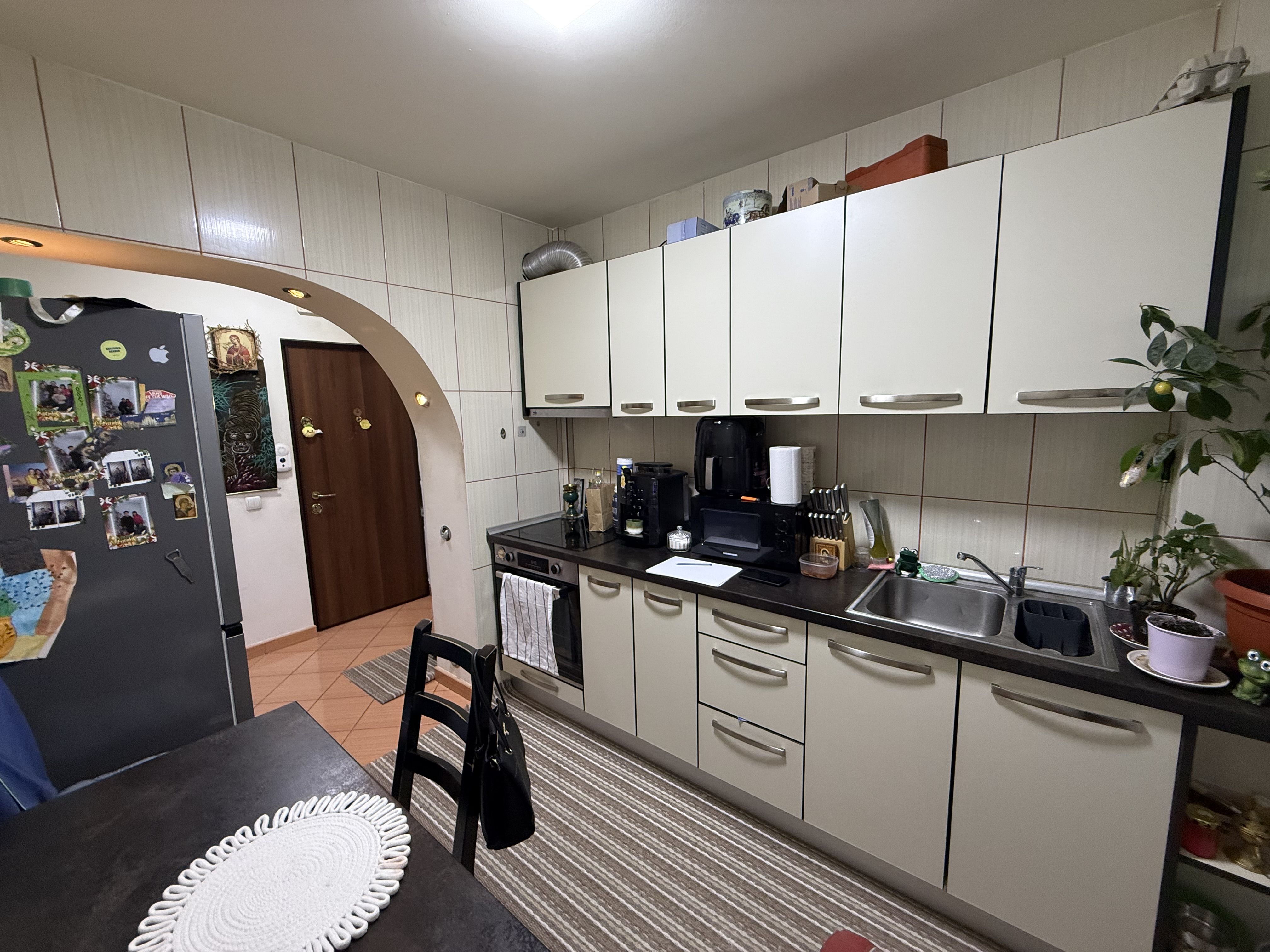 Apartament 3 cam modern complet renovat - mobilat Campina- central — fotografia 14