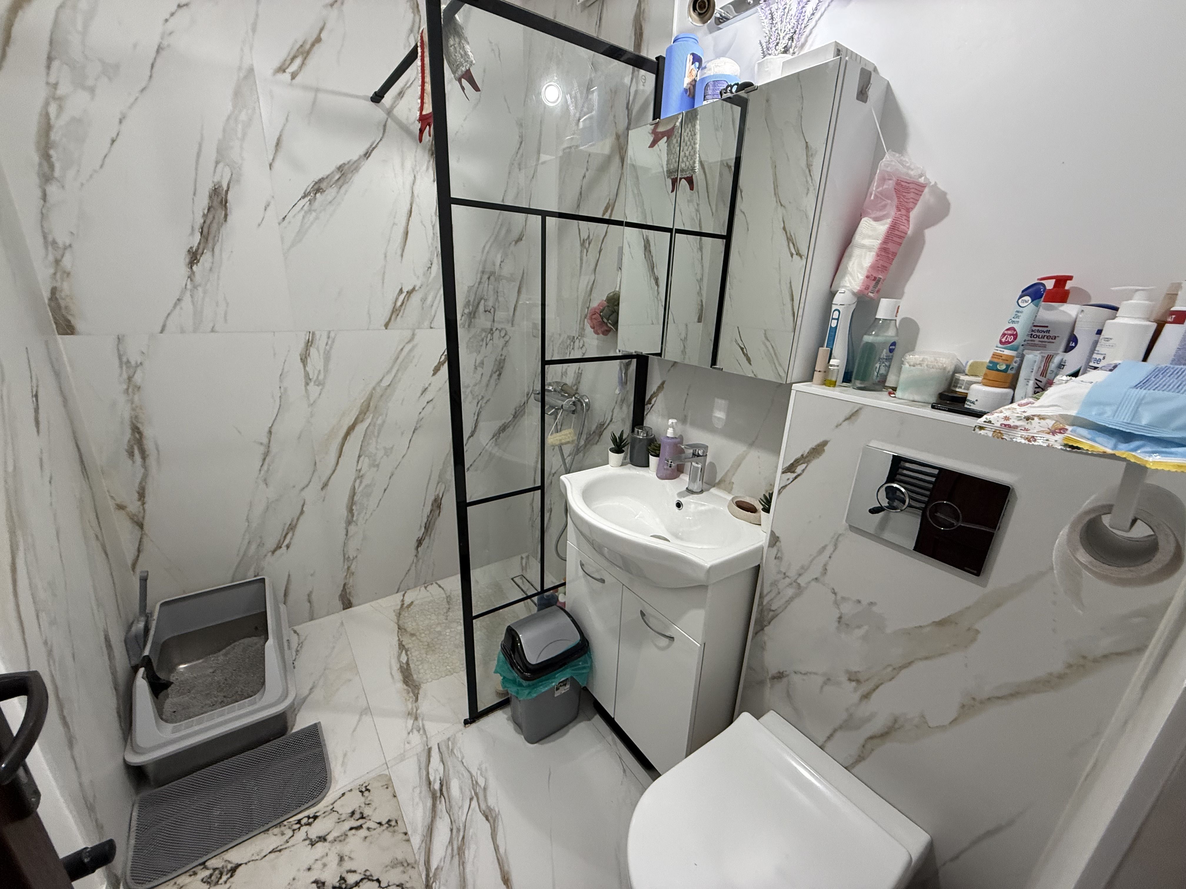 Apartament 3 cam modern complet renovat - mobilat Campina- central — fotografia 8