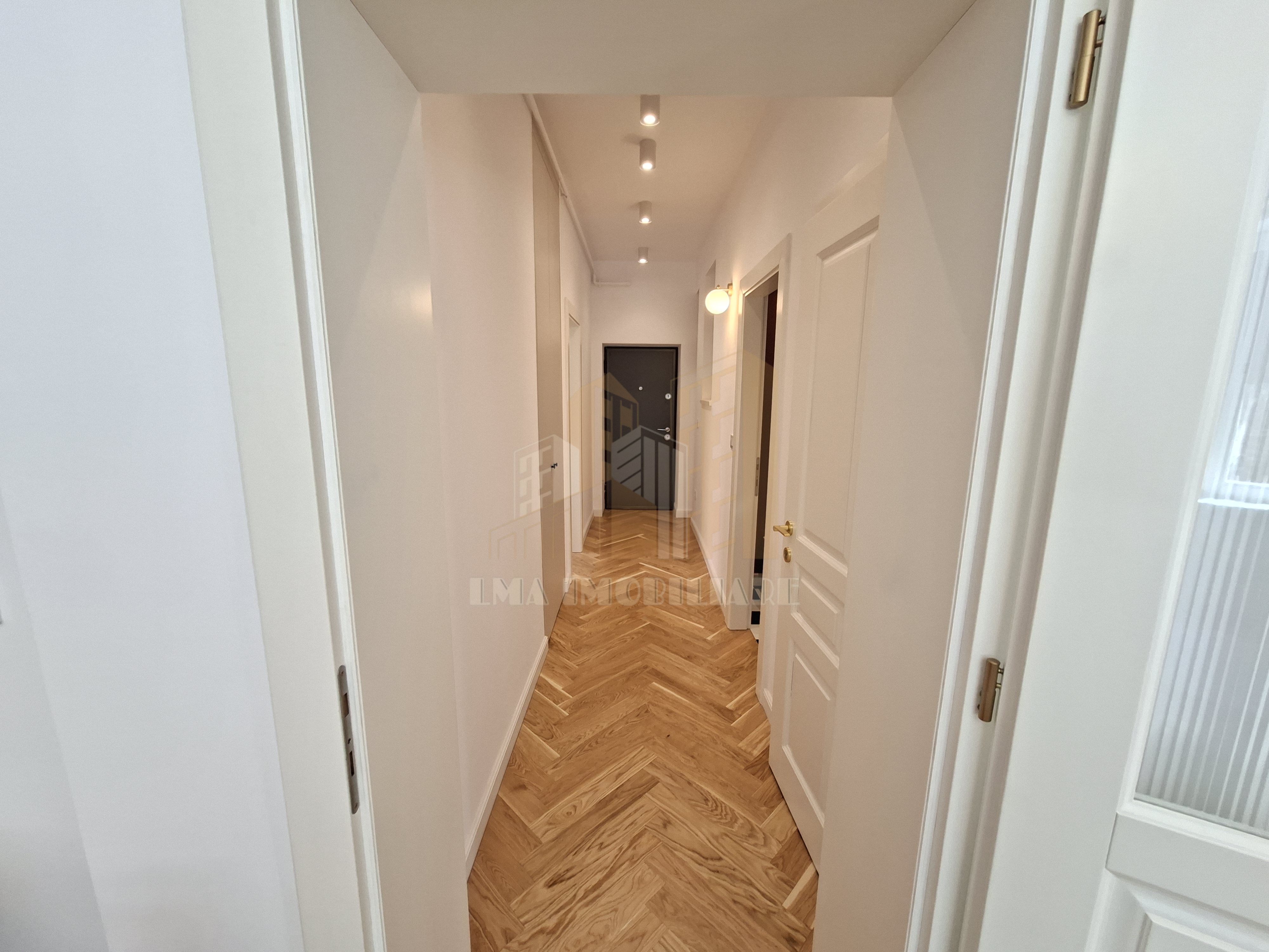 Apartament 3 camere Poarta Schei Brasov — fotografia 3