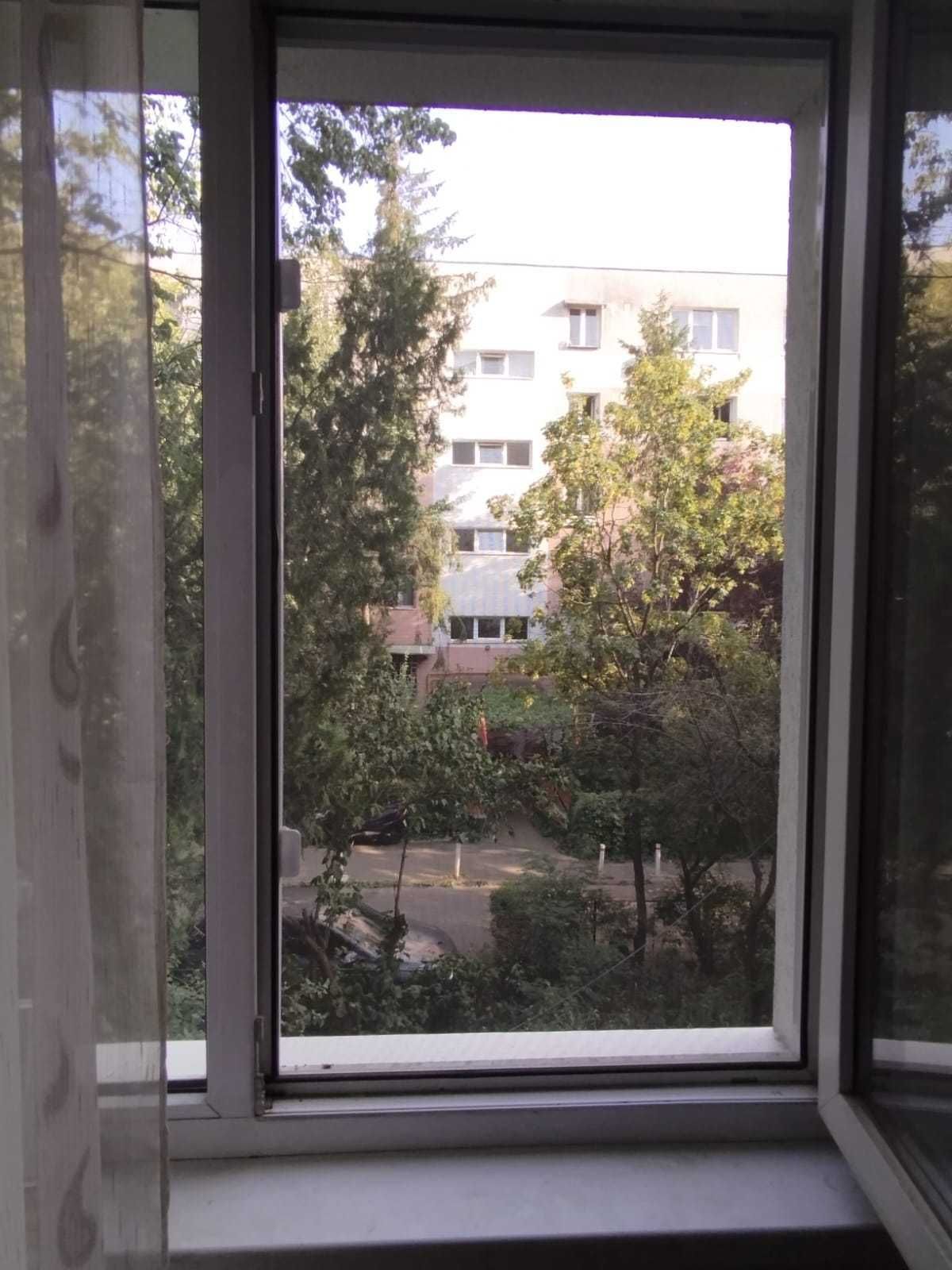 Vand apartament 4 camere zona Titan-Auchan/Ozana — fotografia 3