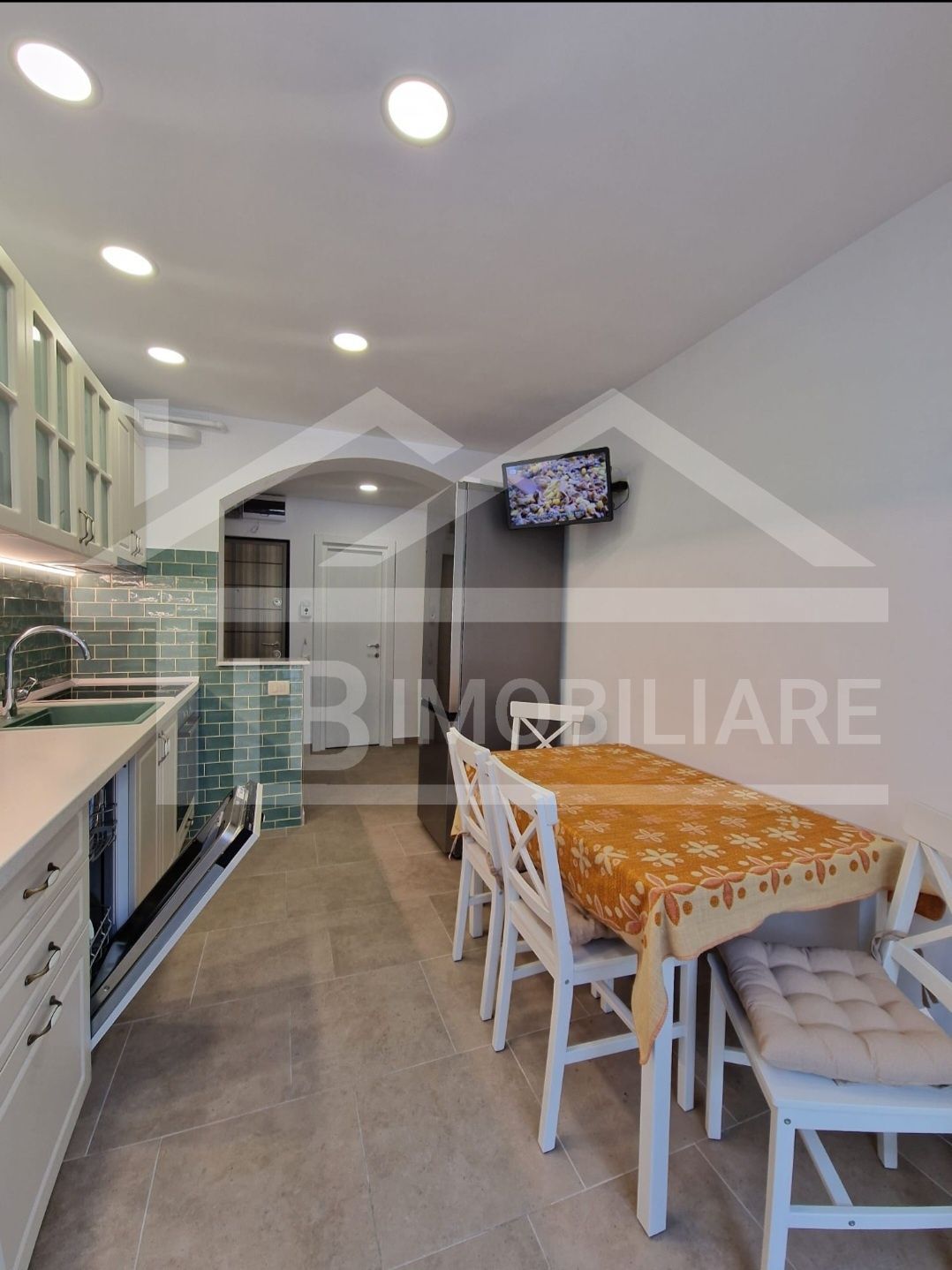 Apartament cu 2 camere, 50 mp, decomandat, Zona UMFST — fotografia 3