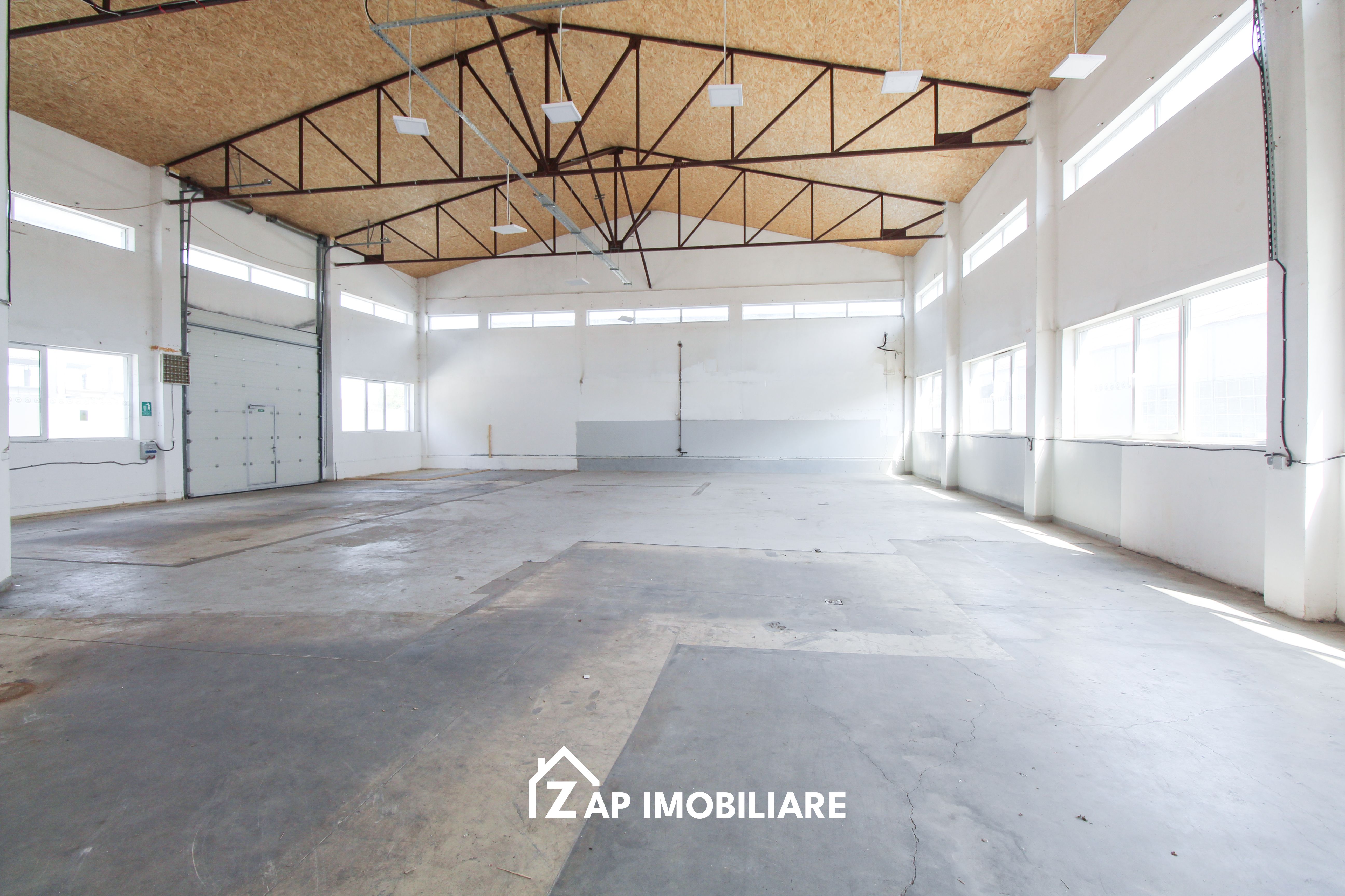 Hală 360 mp - Pardoseală Elicopterizată - Acces TIR & Curent Trifazic — fotografia 2