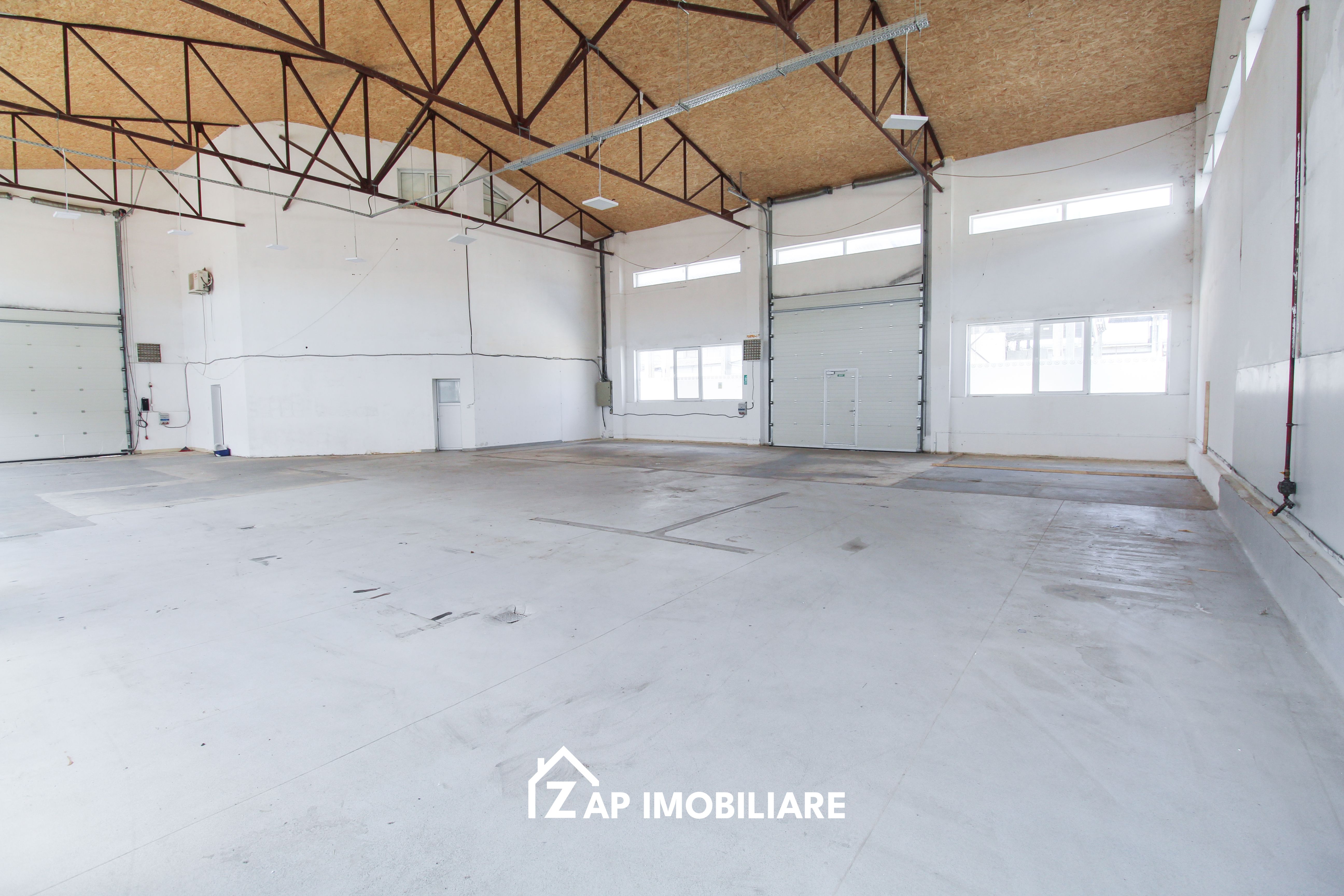 Hală 360 mp - Pardoseală Elicopterizată - Acces TIR & Curent Trifazic — fotografia 3