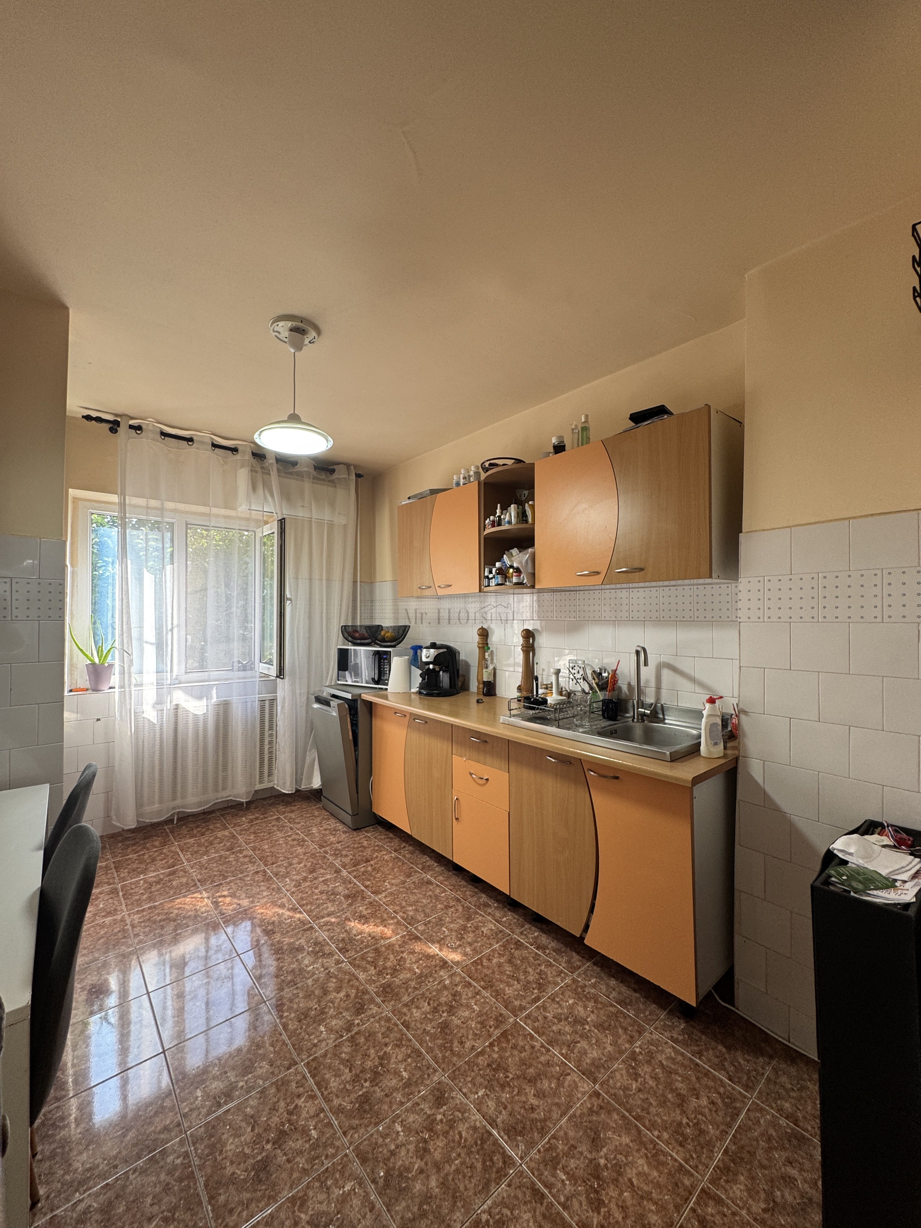 Apartament zona Calea Aradului cu 4 camere, 3 balcoane - boxa proprie — fotografia 11