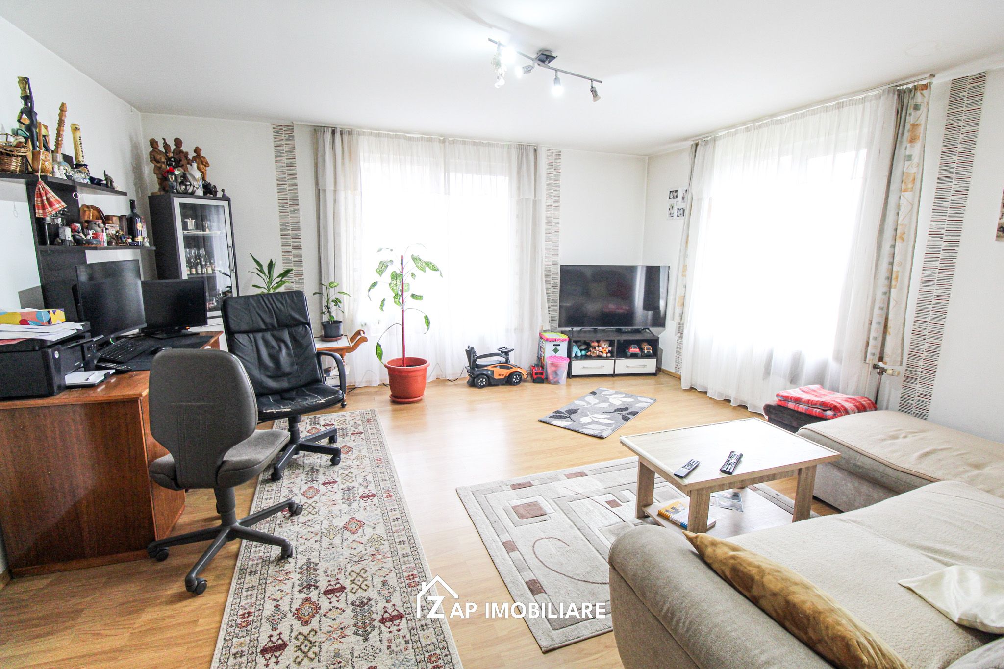 Casa individuala P+M cu teren 534 mp si garaj – Aproape de oras — fotografia 4