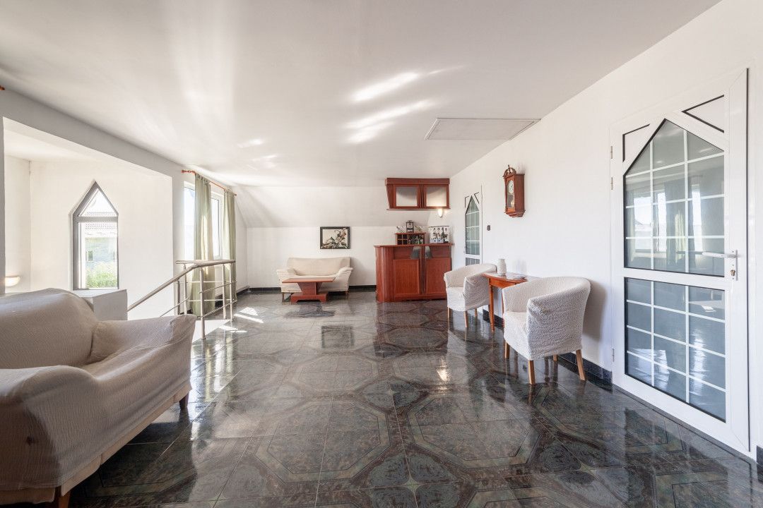 Casa visurilor cu 4000 mp livada roditoare si gradina Darmanesti-Arges — fotografia 2