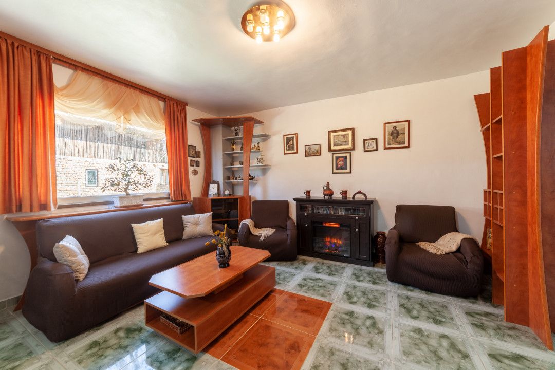 Casa visurilor cu 4000 mp livada roditoare si gradina Darmanesti-Arges — fotografia 22