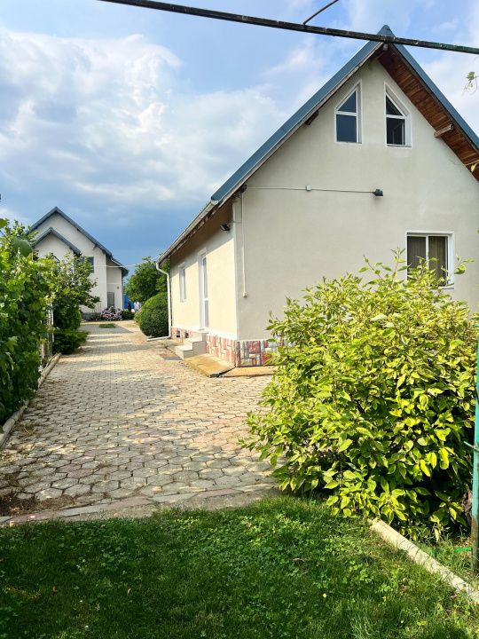 Casa visurilor cu 4000 mp livada roditoare si gradina Darmanesti-Arges — fotografia 28