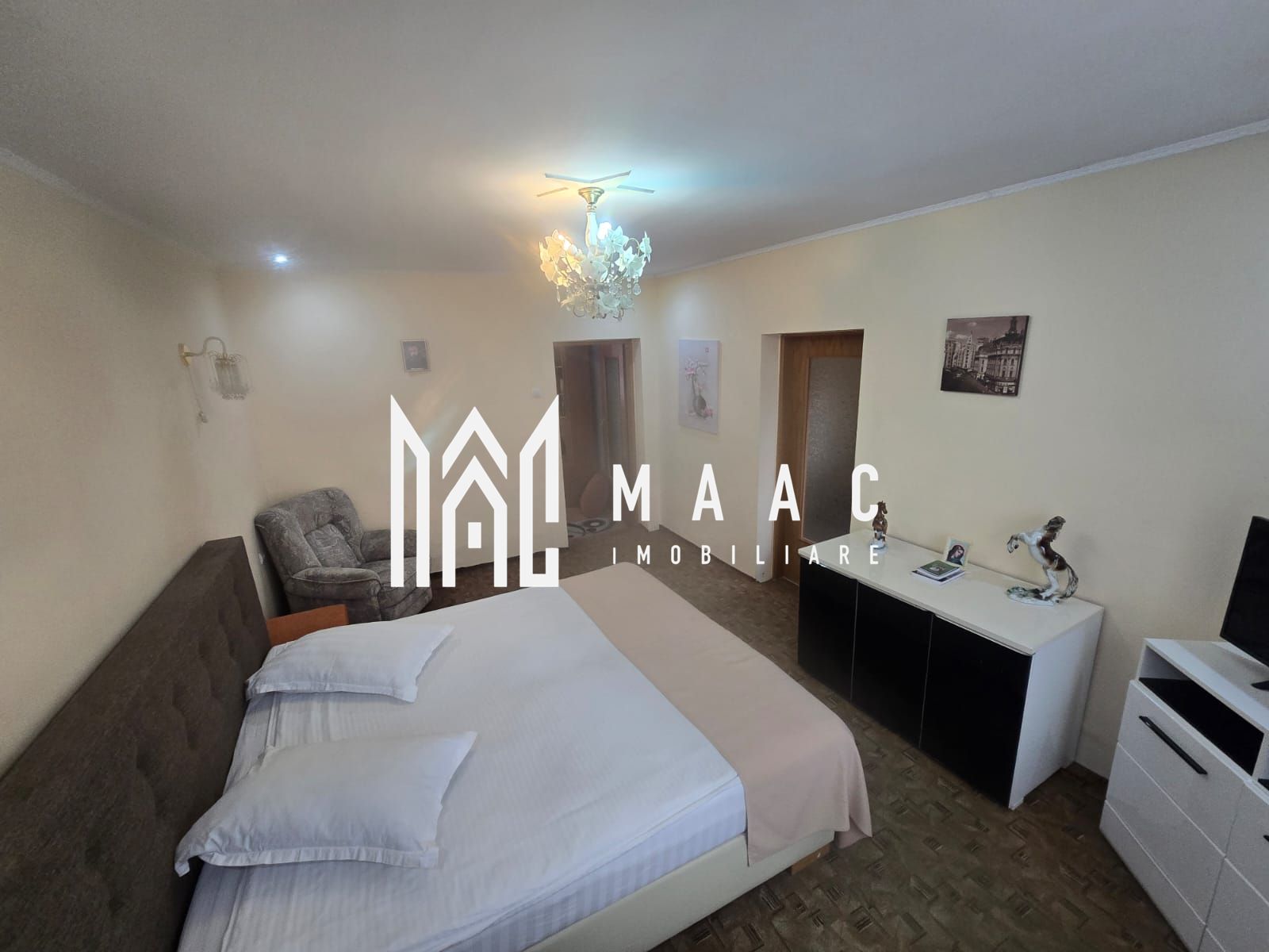 Casa de vanzare 2 apartamente separate garaj si curte zona piata Cluj — fotografia 4