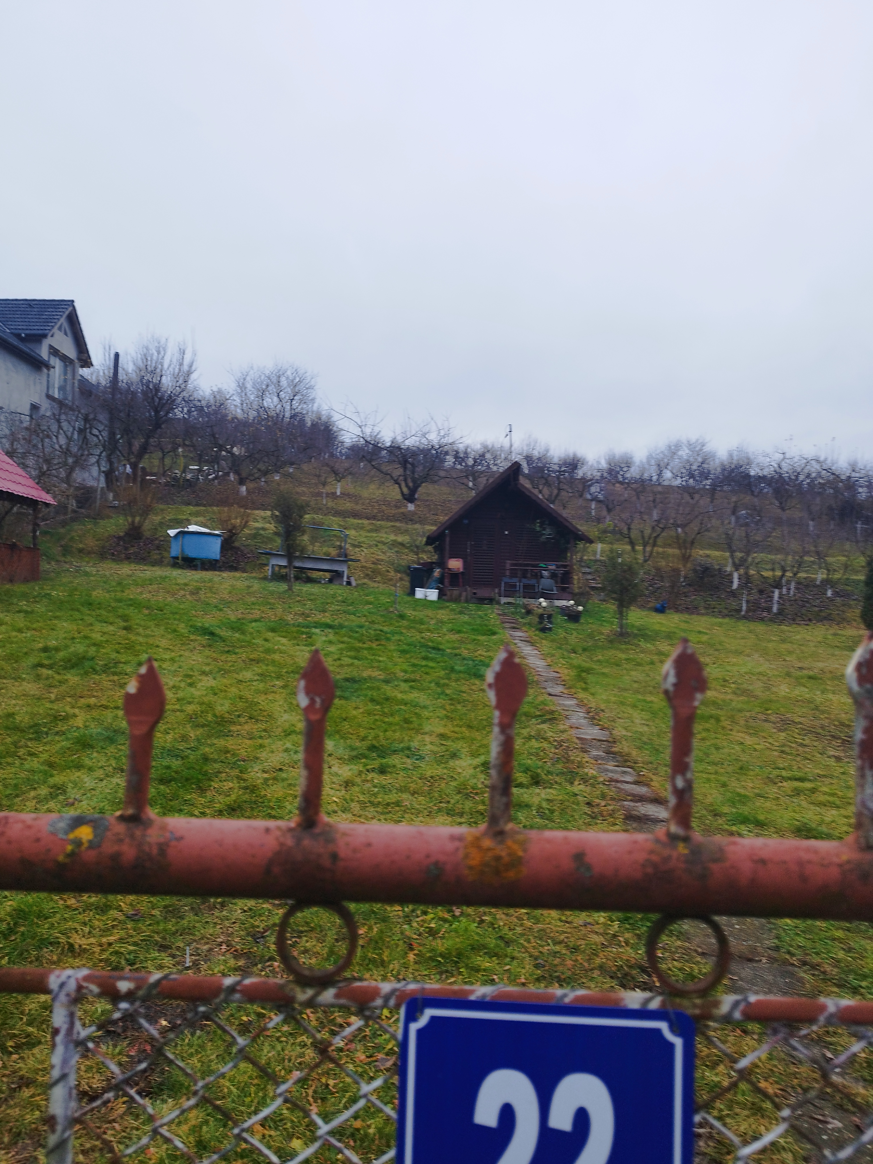 Vand teren i.v. cu toate utilitatile, S=3000 m2 in Corunca