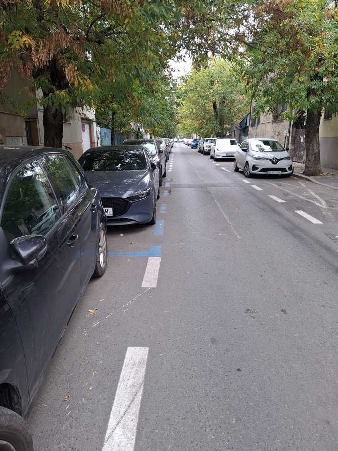 Vand Garaj Spati Comercia StradaStr Aurel Vlaicu vizavi de Dinamo 45mp — fotografia 3