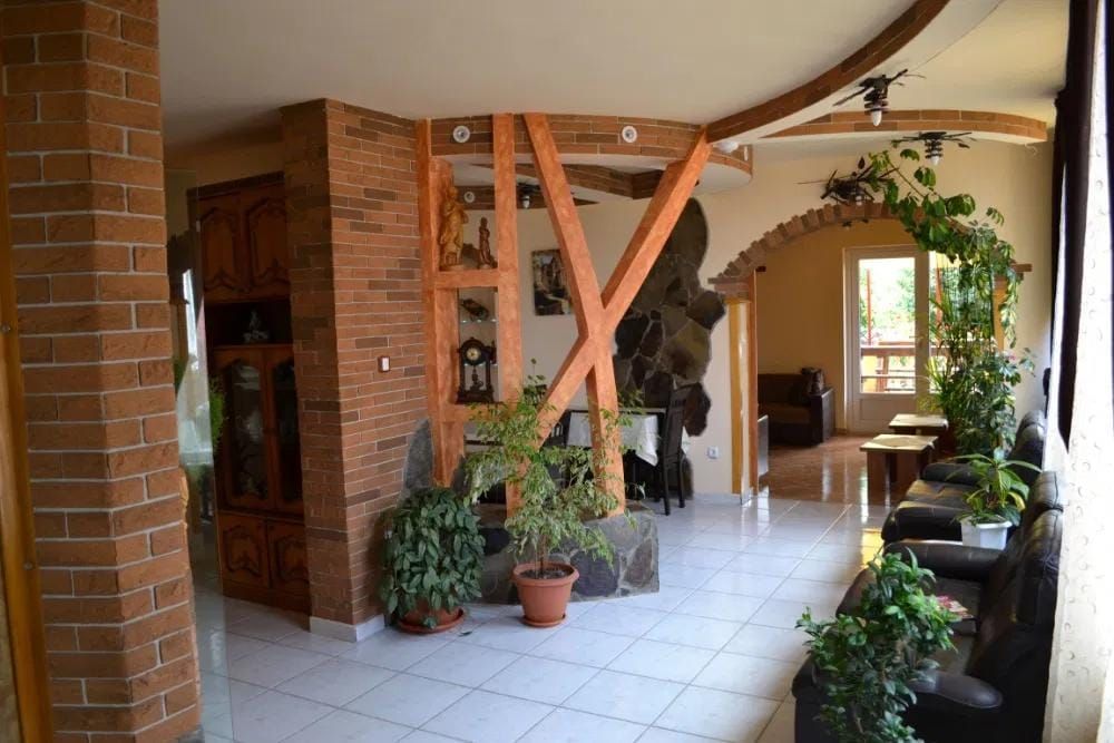 Pensiune P-E-M 9 camere,9 bai,1 bucatarie,teren 900 mp — fotografia 11