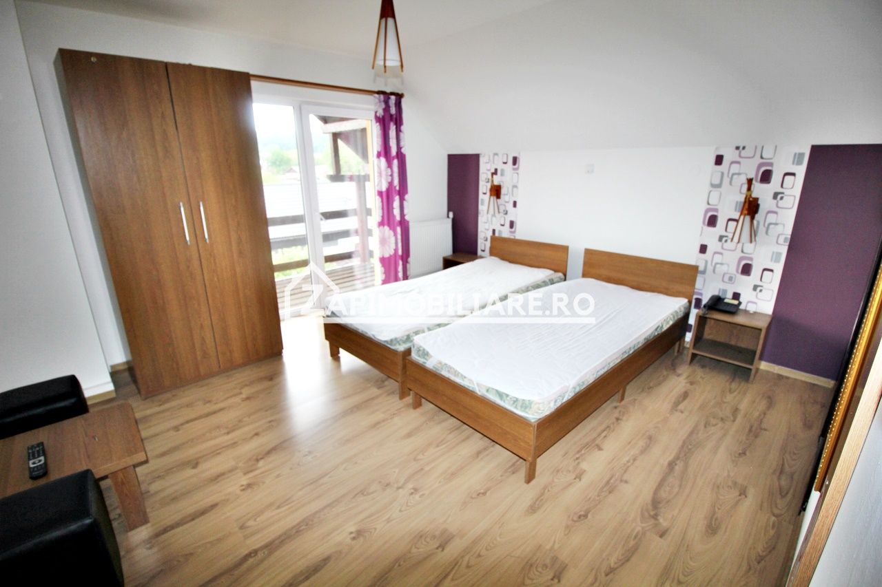 Pensiune P-E-M 9 camere,9 bai,1 bucatarie,teren 900 mp — fotografia 4