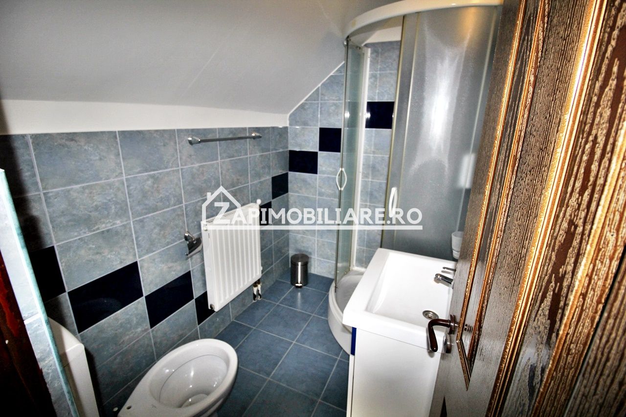 Pensiune P-E-M 9 camere,9 bai,1 bucatarie,teren 900 mp — fotografia 9