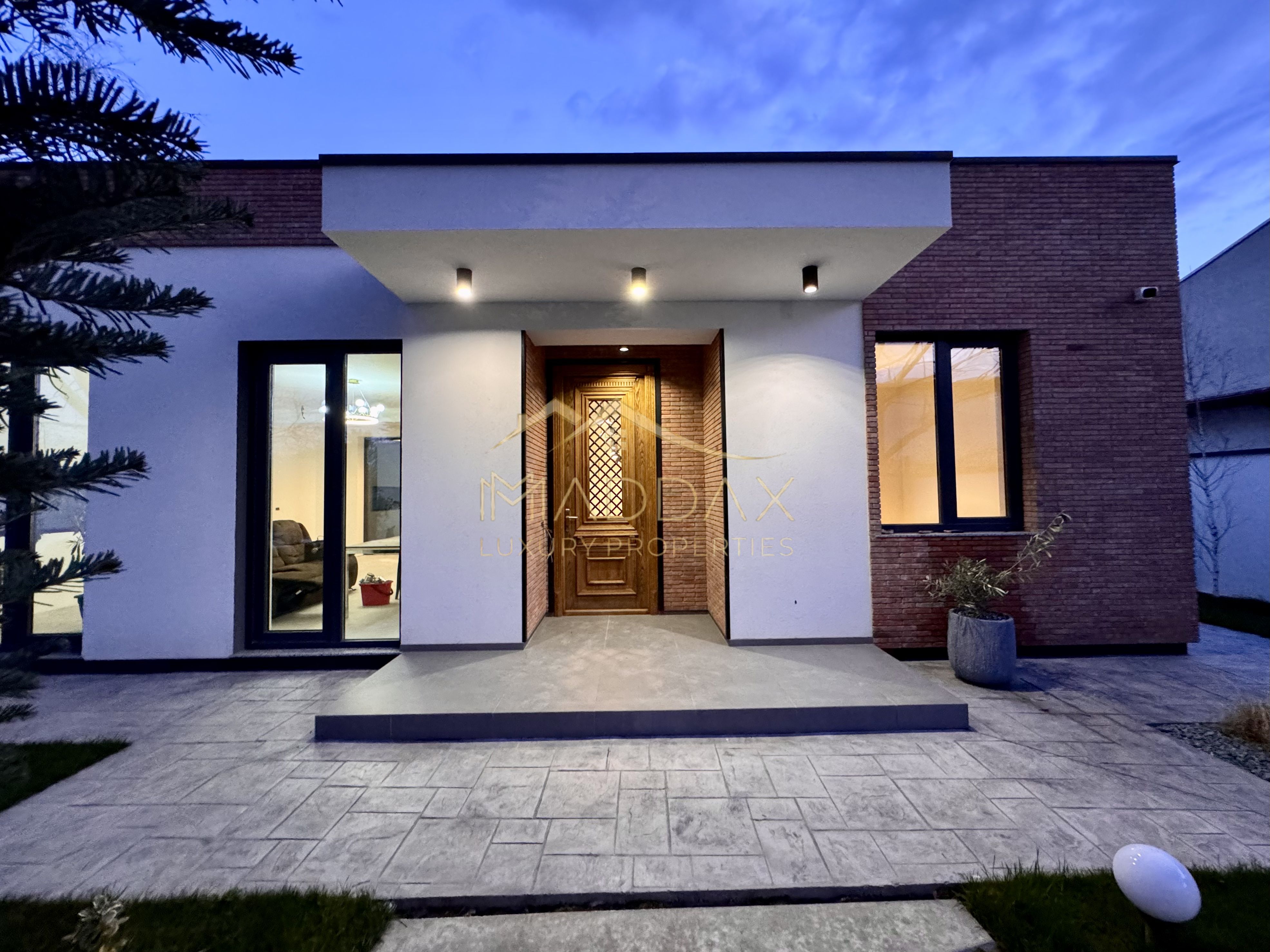 Vila cu 5 camere // * 565 mp gradina* // Tunari