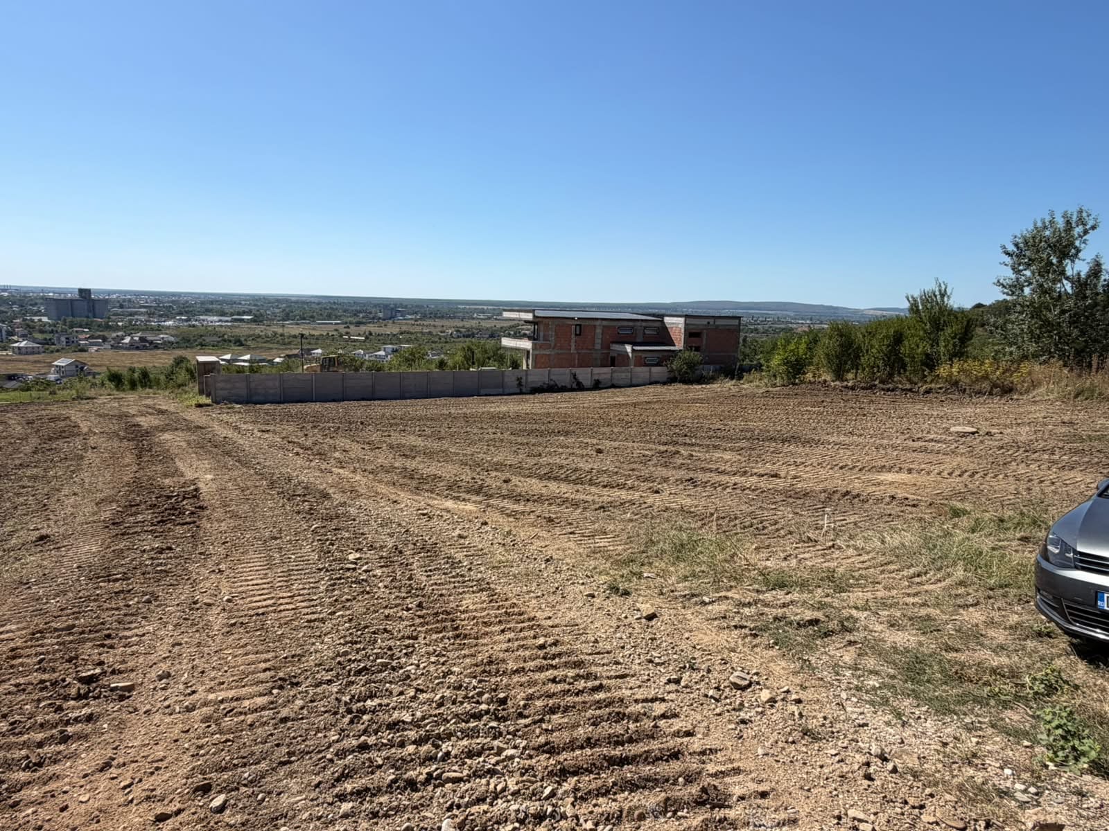 🌄 Teren intravilan 735 mp EXCLUSIVITATE – Mănăstirea Dealu | Panoramă superbă — fotografia 4