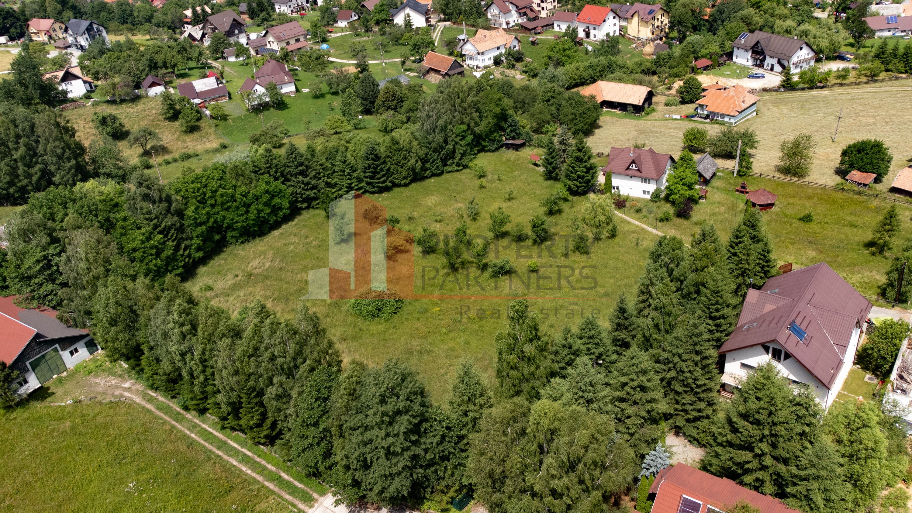 Teren intravilan Bran 2.772 mp | Vedere Piatra Craiului | Potrivit pentru cabane — fotografia 3