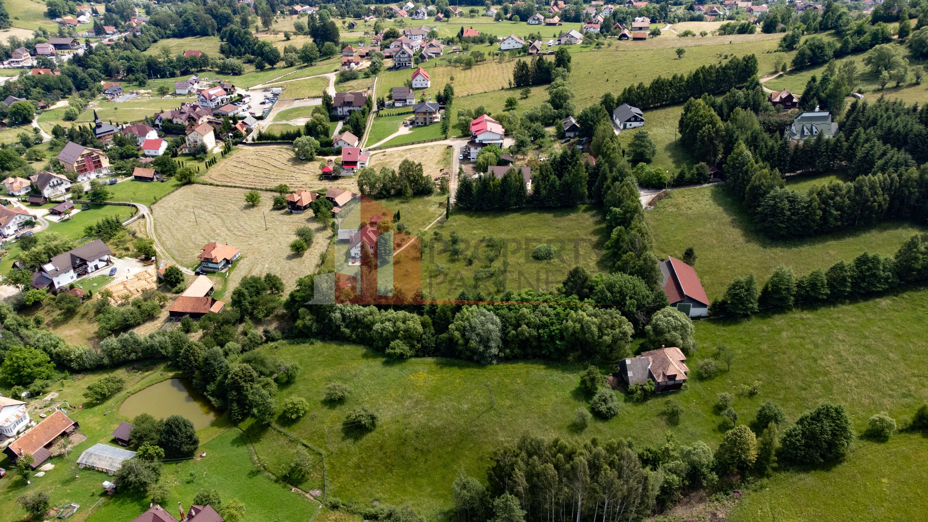 Teren intravilan Bran 2.772 mp | Vedere Piatra Craiului | Potrivit pentru cabane — fotografia 5