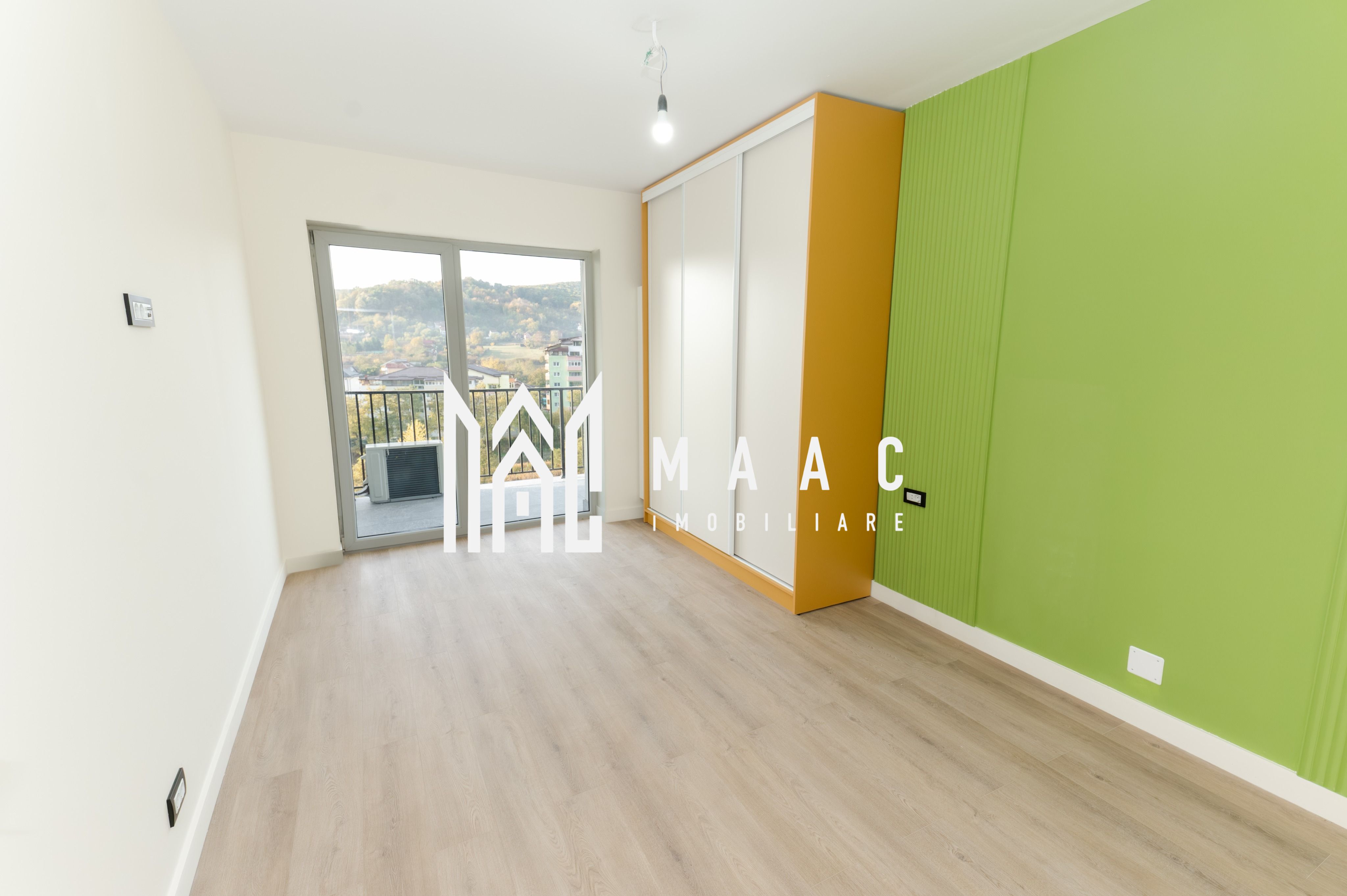Apartament 3 camere de vânzare | Râmnicu Vâlcea, Central — fotografia 3