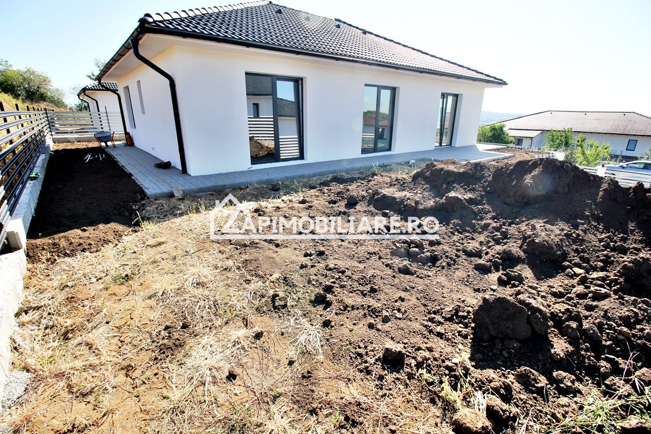 Casa pe 1 nivel,4 camere,2 bai,110 mp.1 dressing,500mp teren — fotografia 12