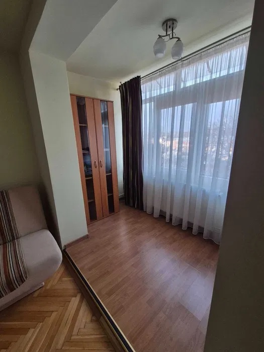 Apartament 4 camere, etaj intermediar, bloc caramida — fotografia 3