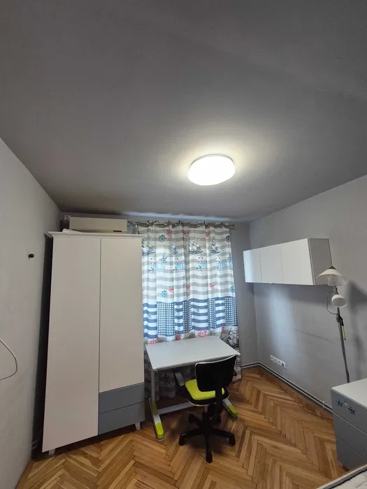Apartament 4 camere, etaj intermediar, bloc caramida — fotografia 4