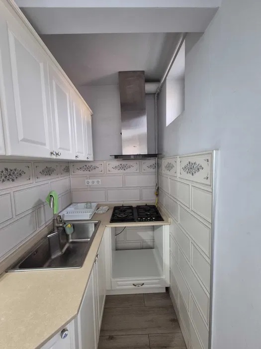 Apartament 4 camere, etaj intermediar, bloc caramida — fotografia 5