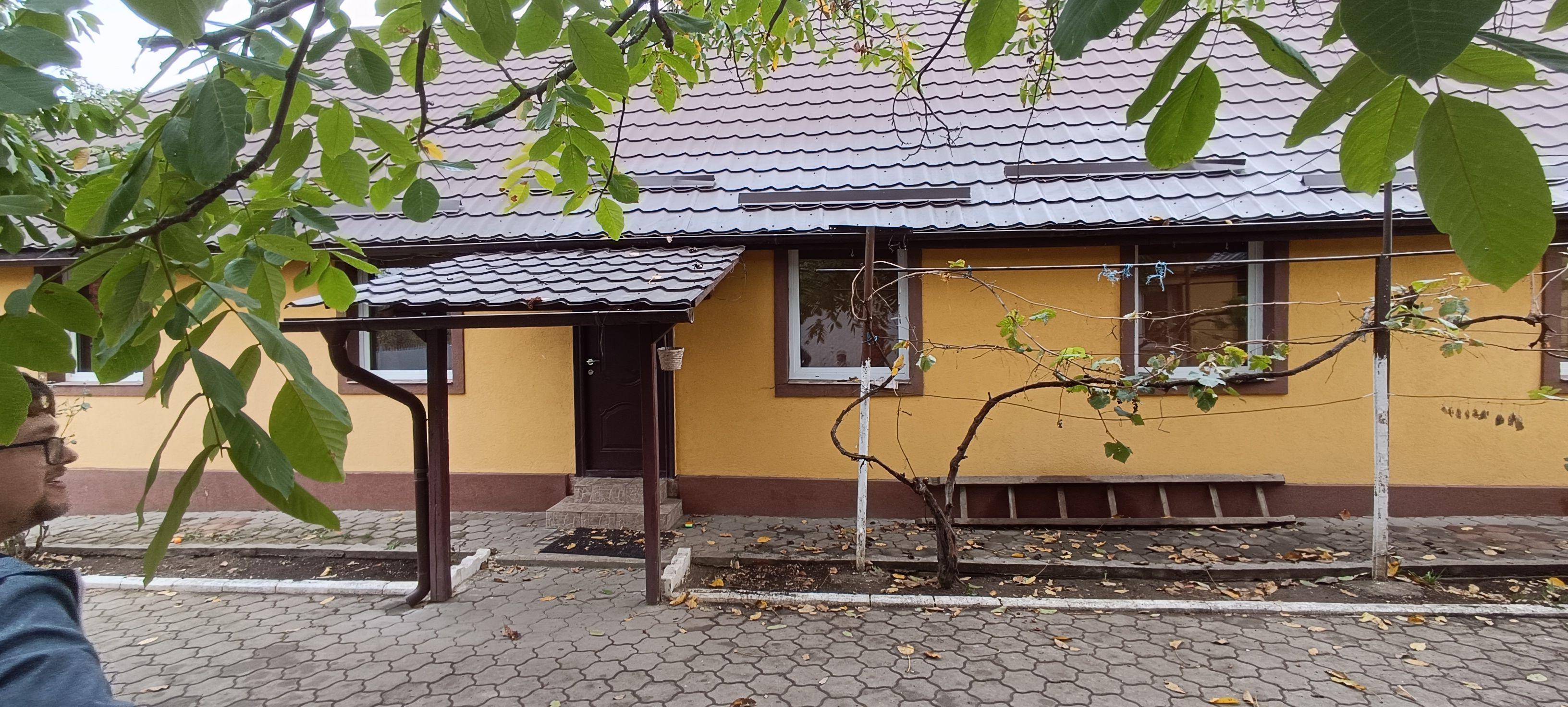 Casă spațioasă cu 4 camere , curte și teren generos în Mașloc — fotografia 5