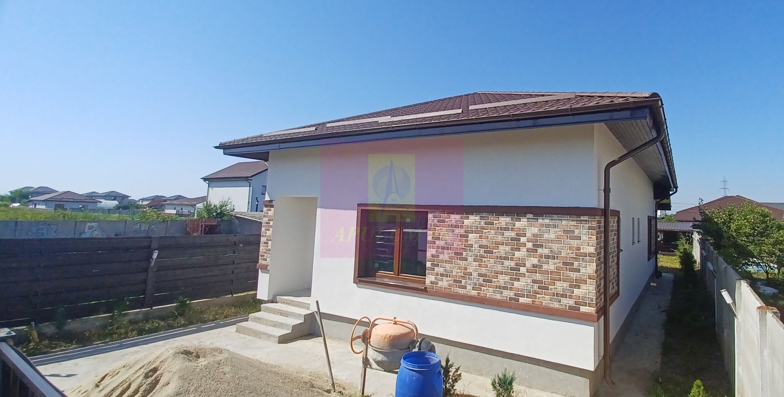 Casă nouă Săbăreni, terasă, piscină, foișor, barbeque, curte 440 mp — fotografia 4