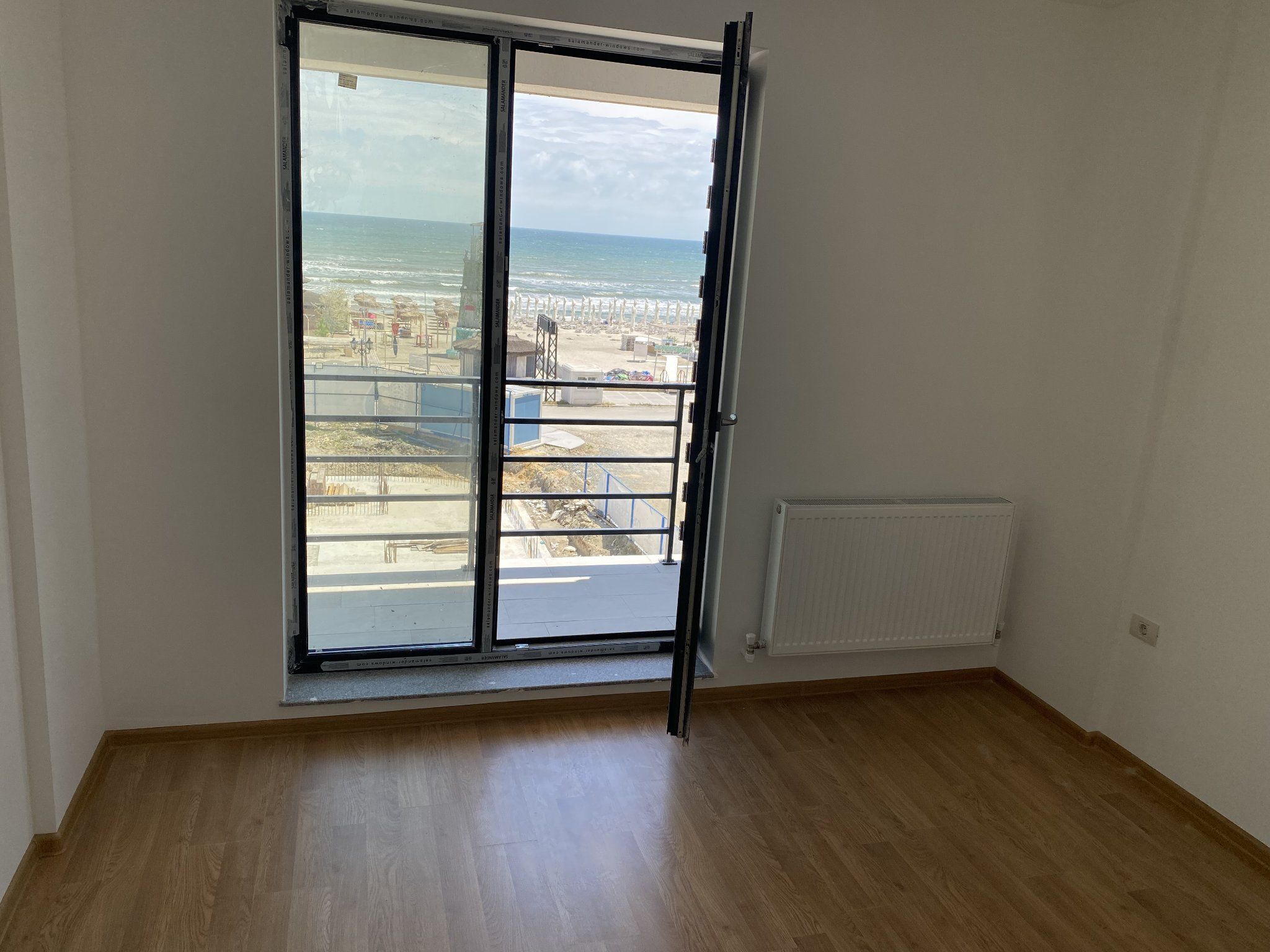 Ag. Eu. vinde Ap. 2 Cam 63 mp Et. 1  Constanta-Mamaia Nord — fotografia 5