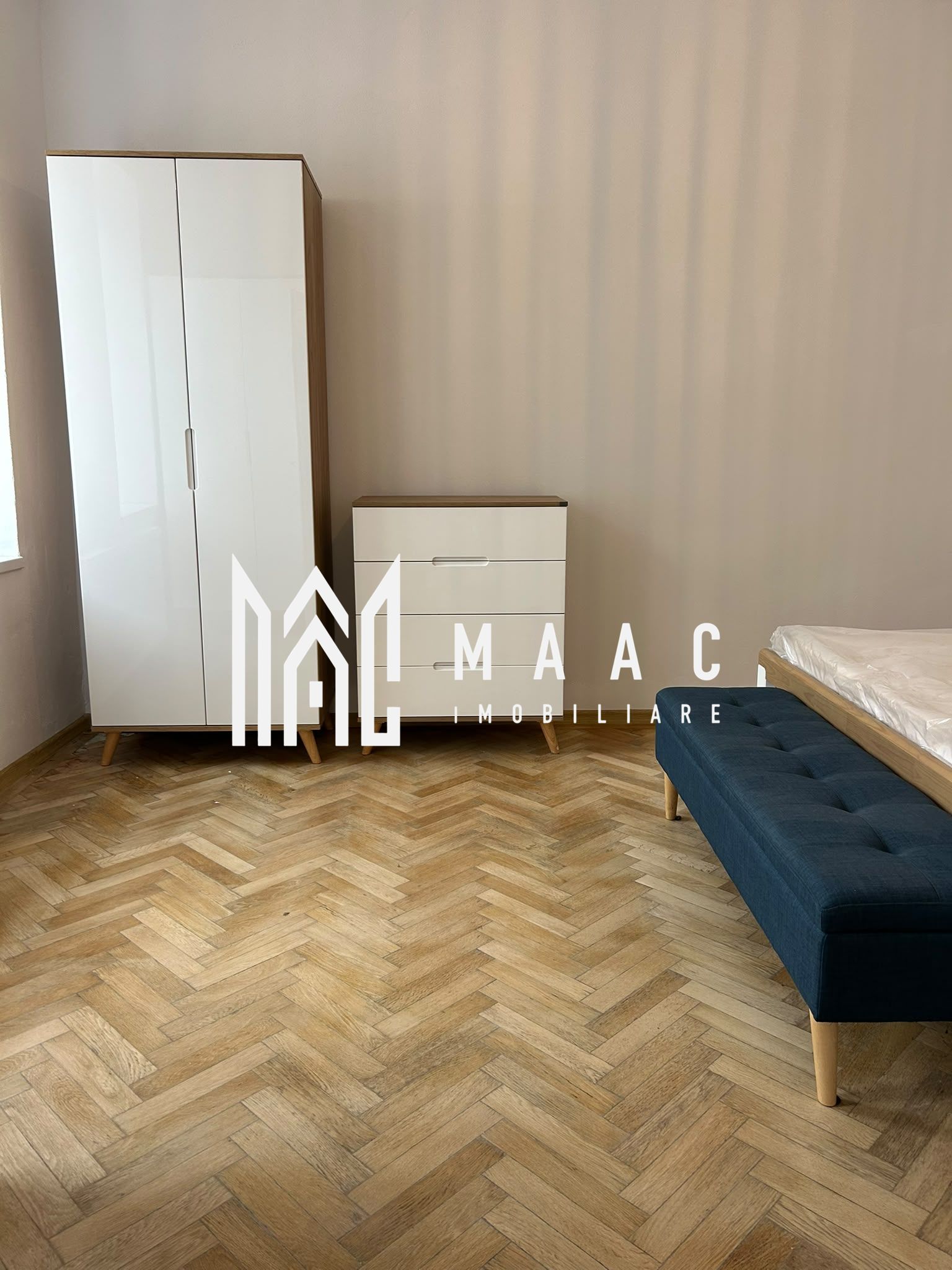 Apartament 2 camere de închiriat | Cisnădie, Central | Curte — fotografia 2