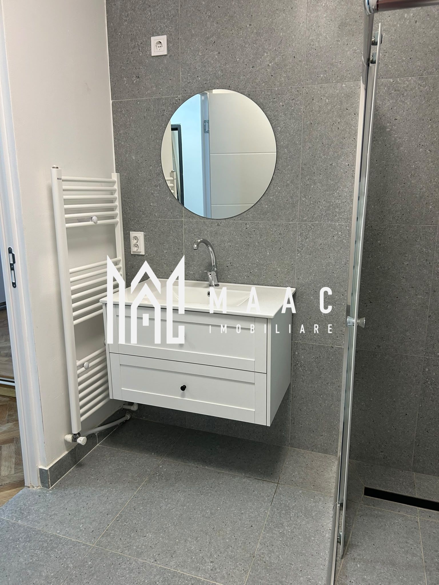 Apartament 2 camere de închiriat | Cisnădie, Central | Curte — fotografia 5